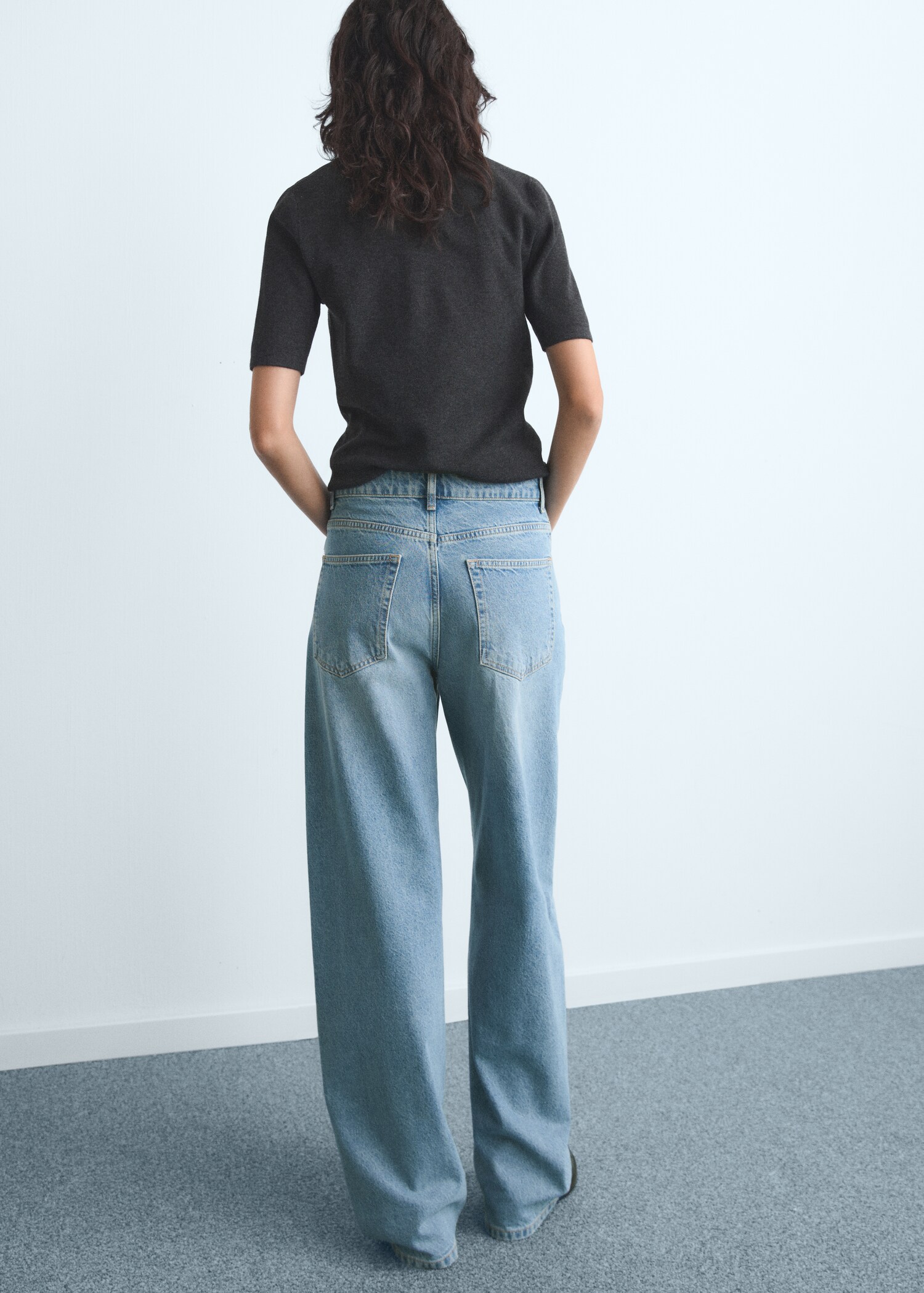 Mid-rise balloon jeans - Reverse of the article