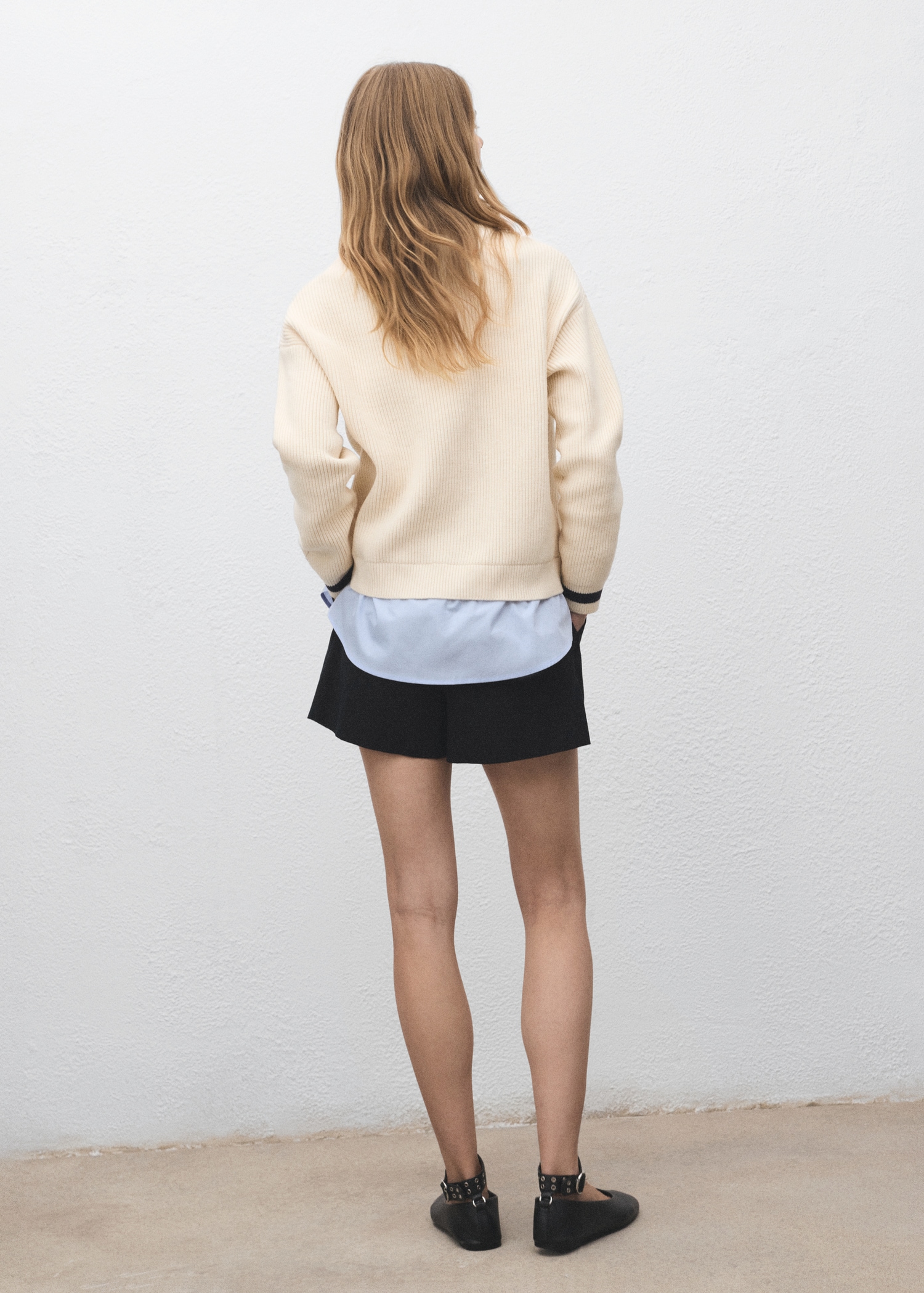 Pullover mit Hemdeinsatz - Rückseite des Artikels