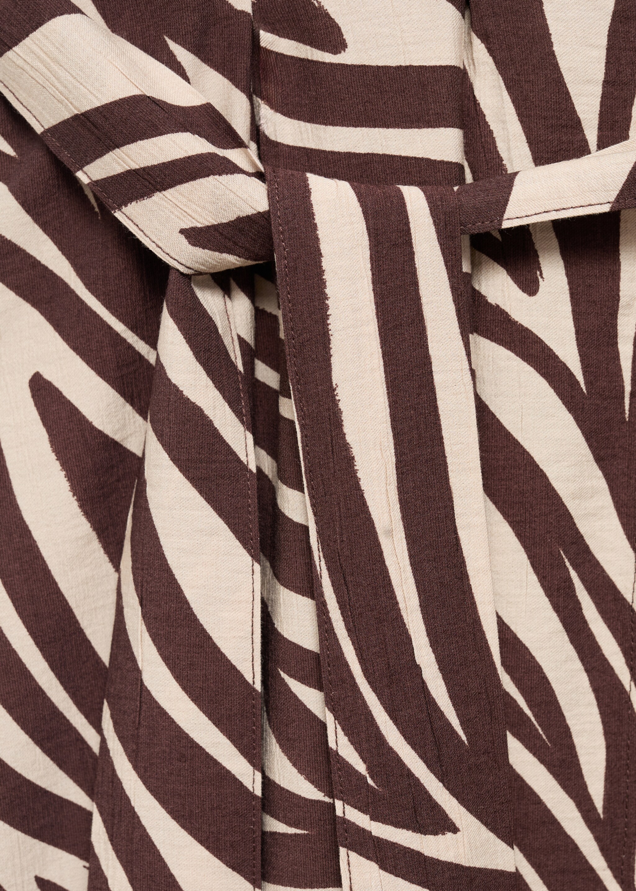 Vestit camiser estampat - Detall de l'article 8, Negre. Ref: 17074785-00.