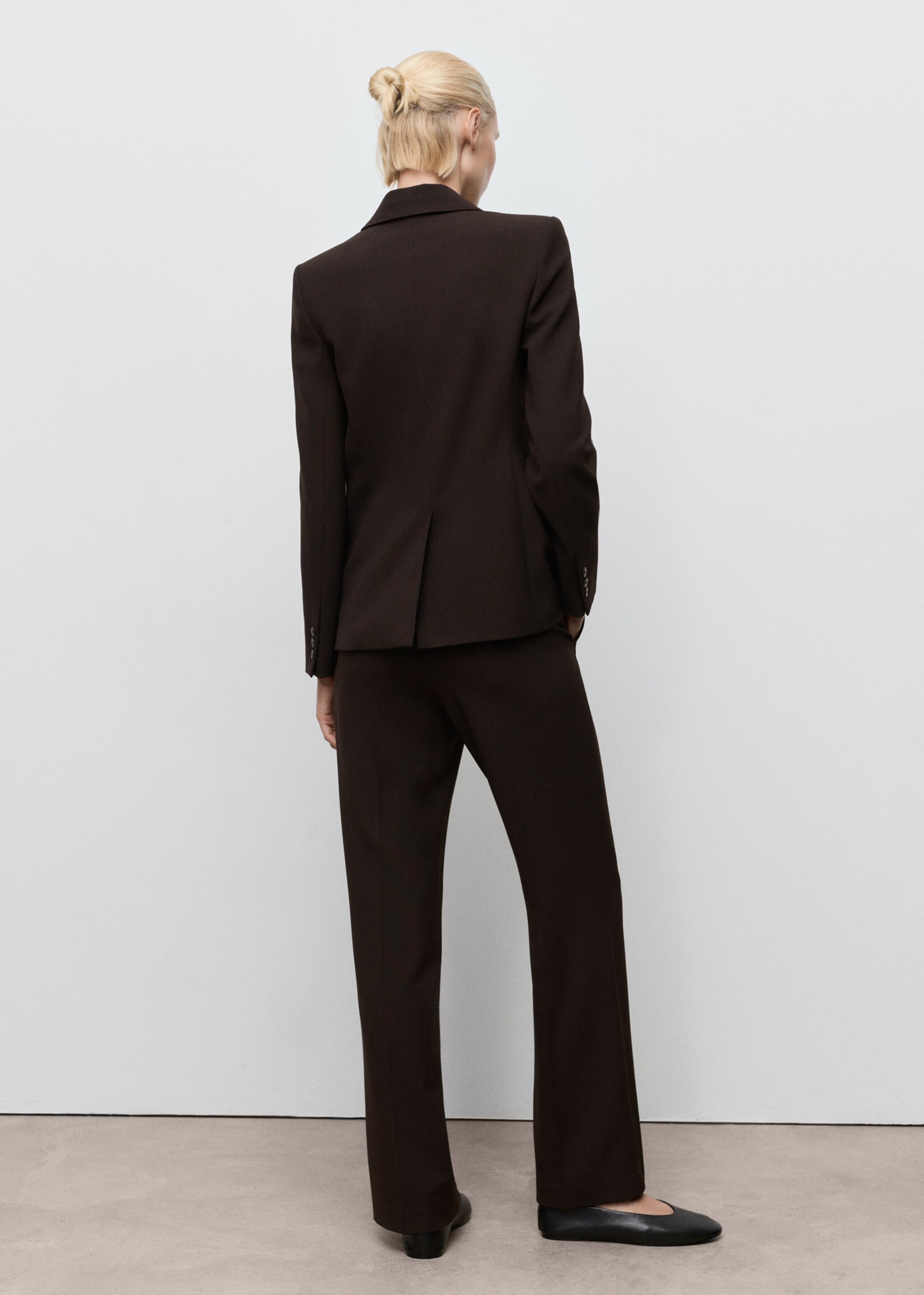 Straight-fit suit trousers - Reverse of the article, Chocolate. Ref: 17074786-00.