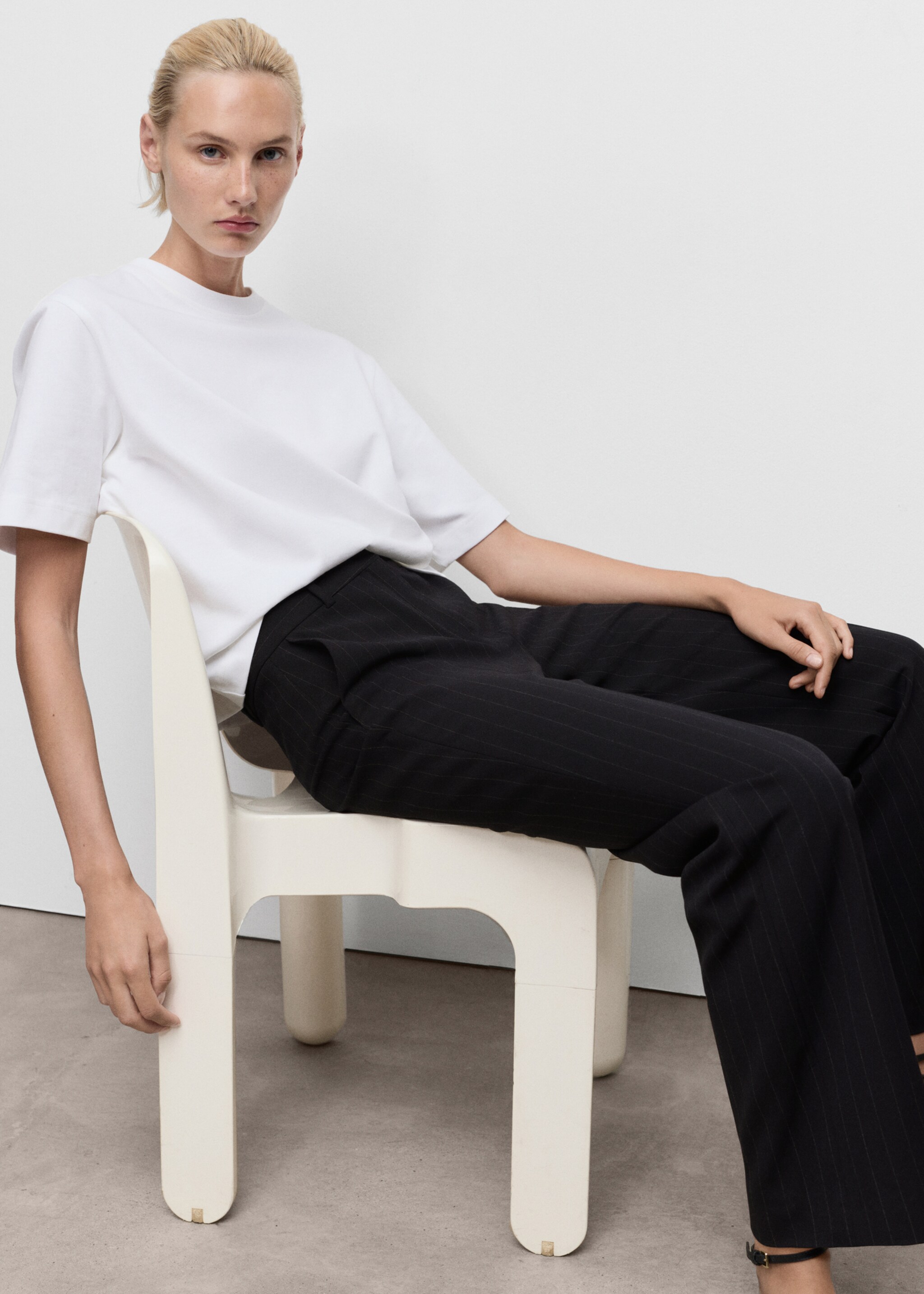 Straight-fit suit trousers - Details of the article 2, Navy. Ref: 17074786-00.