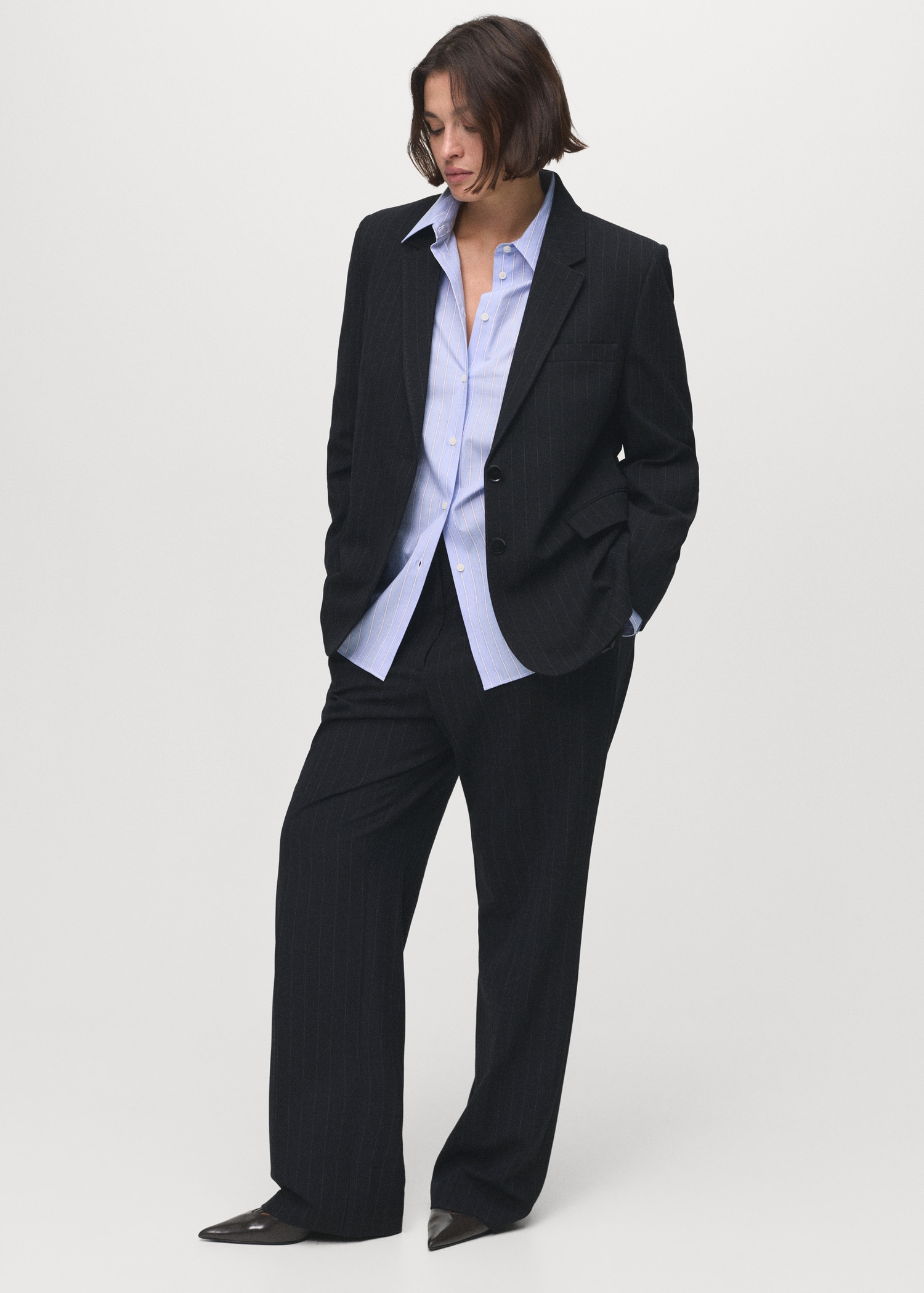 Straight-fit suit trousers - Details of the article 3