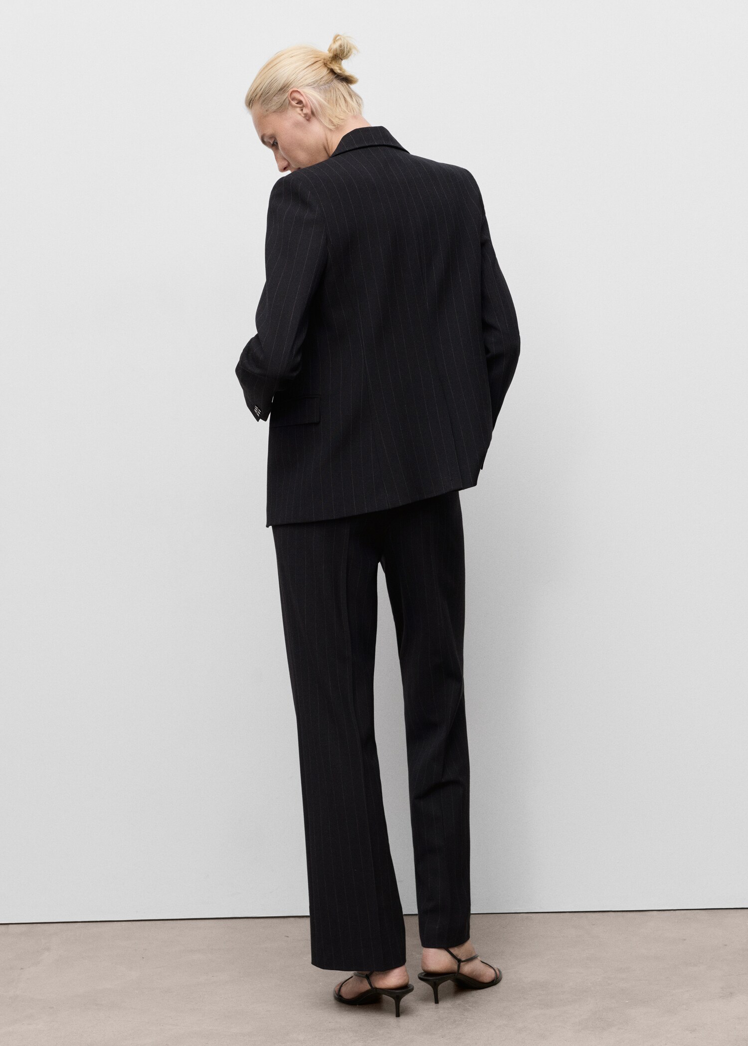 Straight-fit suit trousers - Reverse of the article