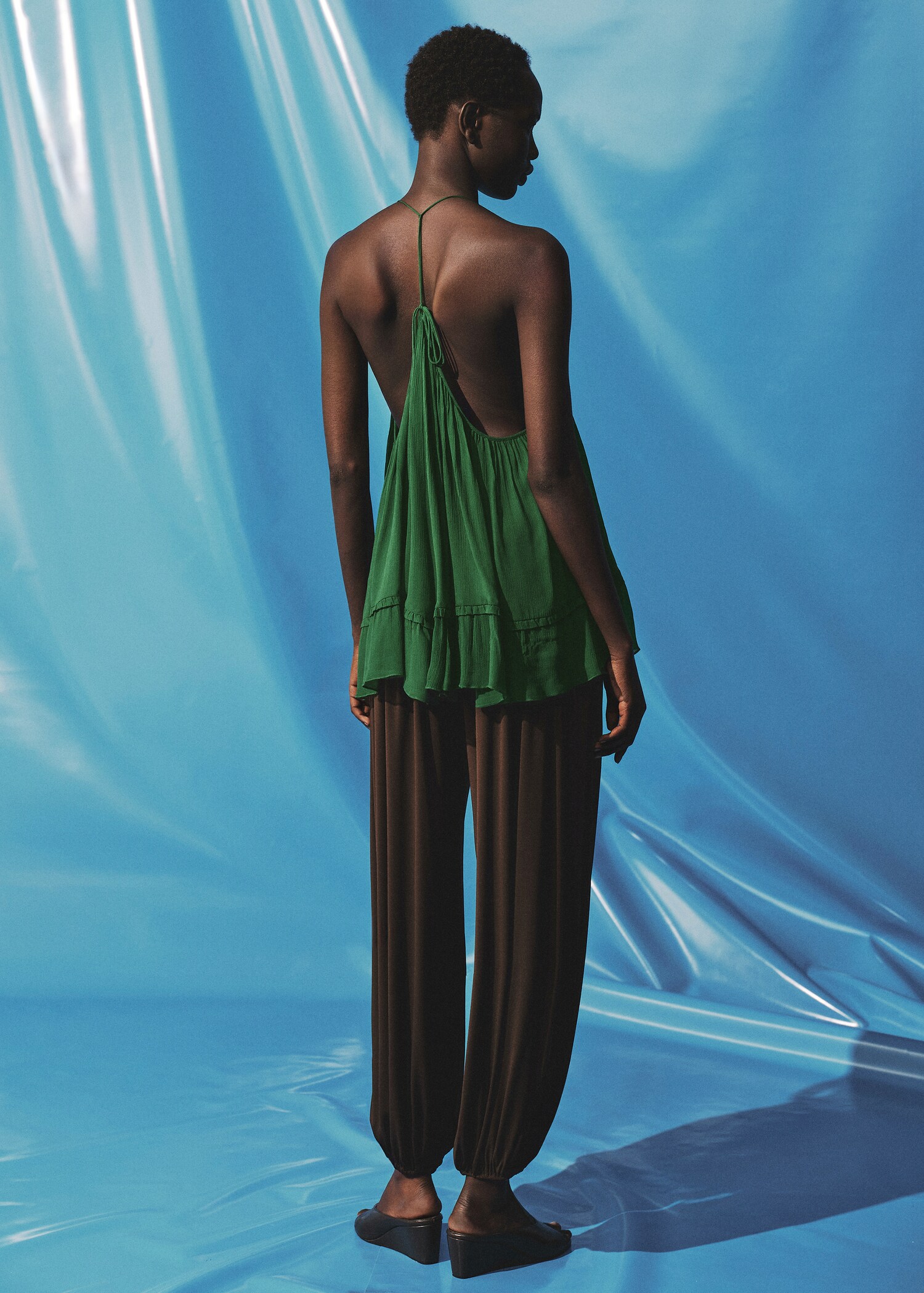 Pleated back neckline top - Reverse of the article