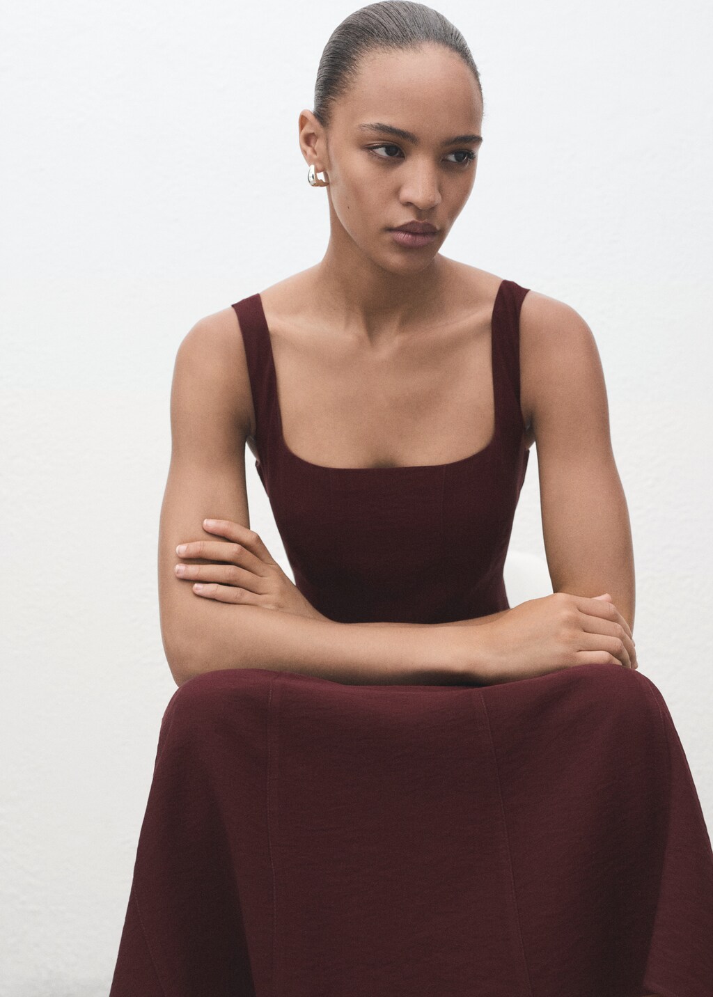 Midi-dress with stitching