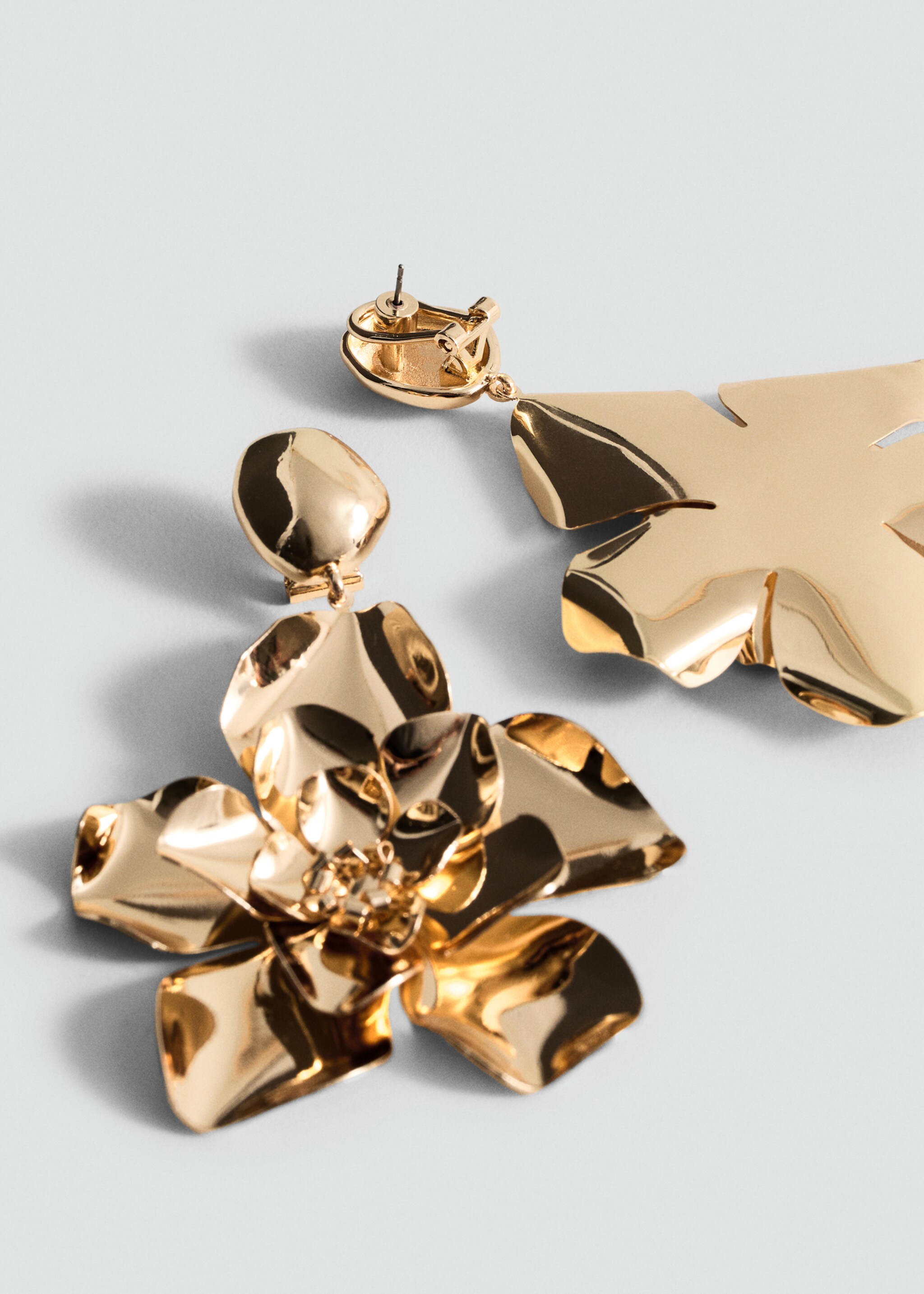 Maxi flower earrings - Medium plane, Gold. Ref: 17074789-00.
