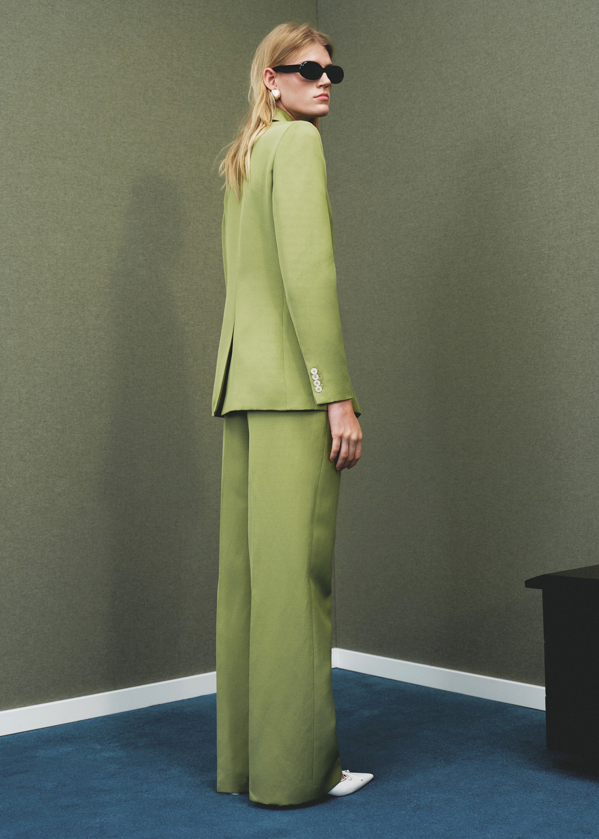 Straight-fit linen-blend suit trousers - Reverse of the article, Green. Ref: 17074790-00.