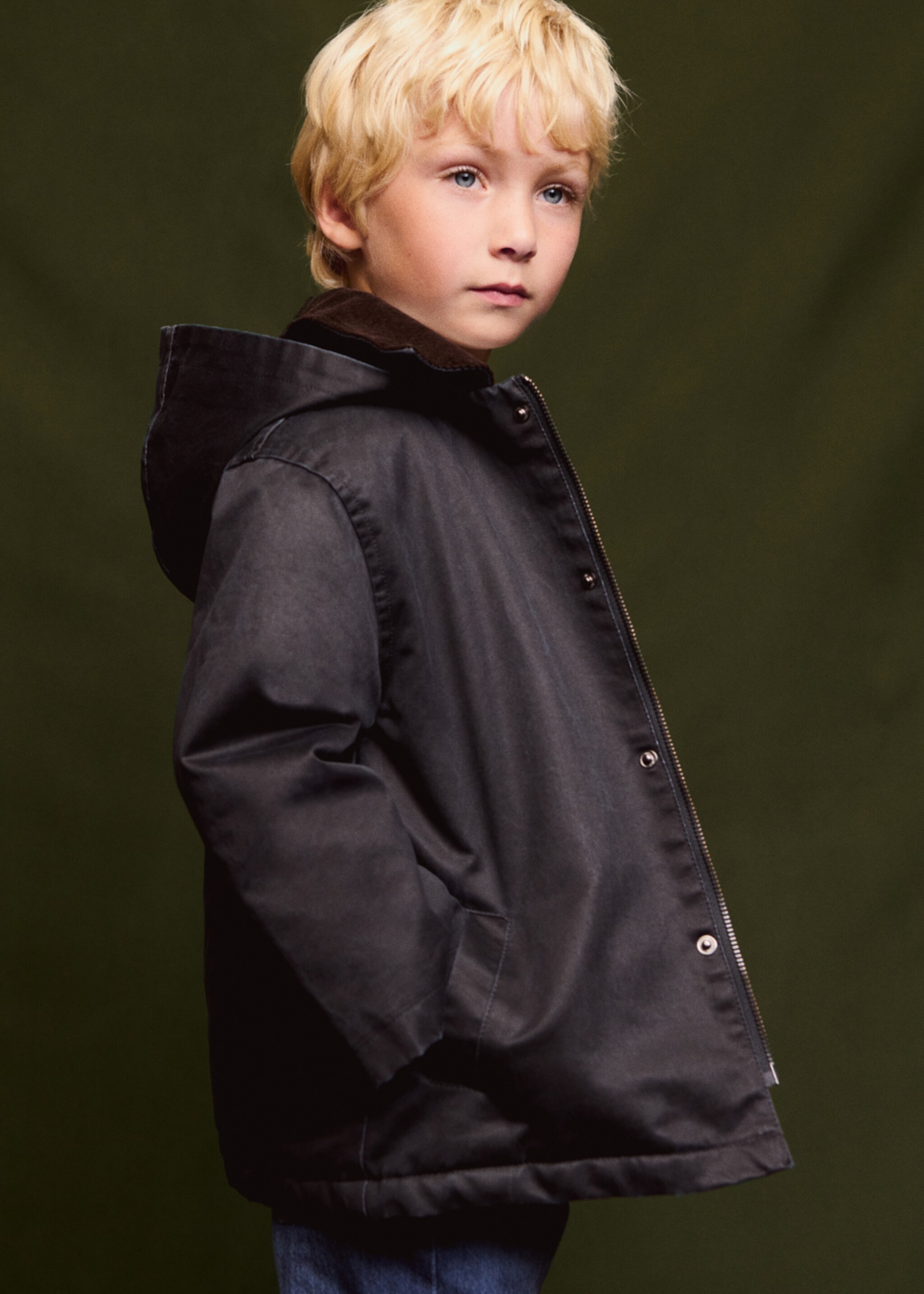 Waxed-effect parka with hood - Details of the article 6, Navy. Ref: 17075141-00.