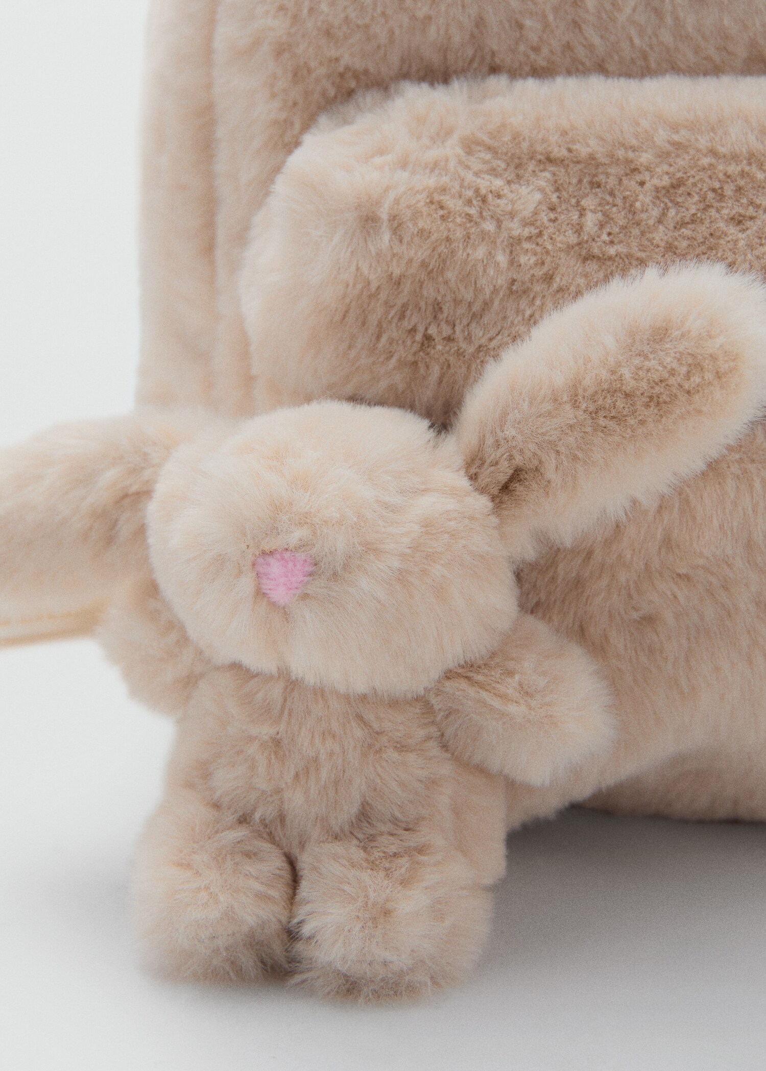 Backpack fur - Details of the article 2