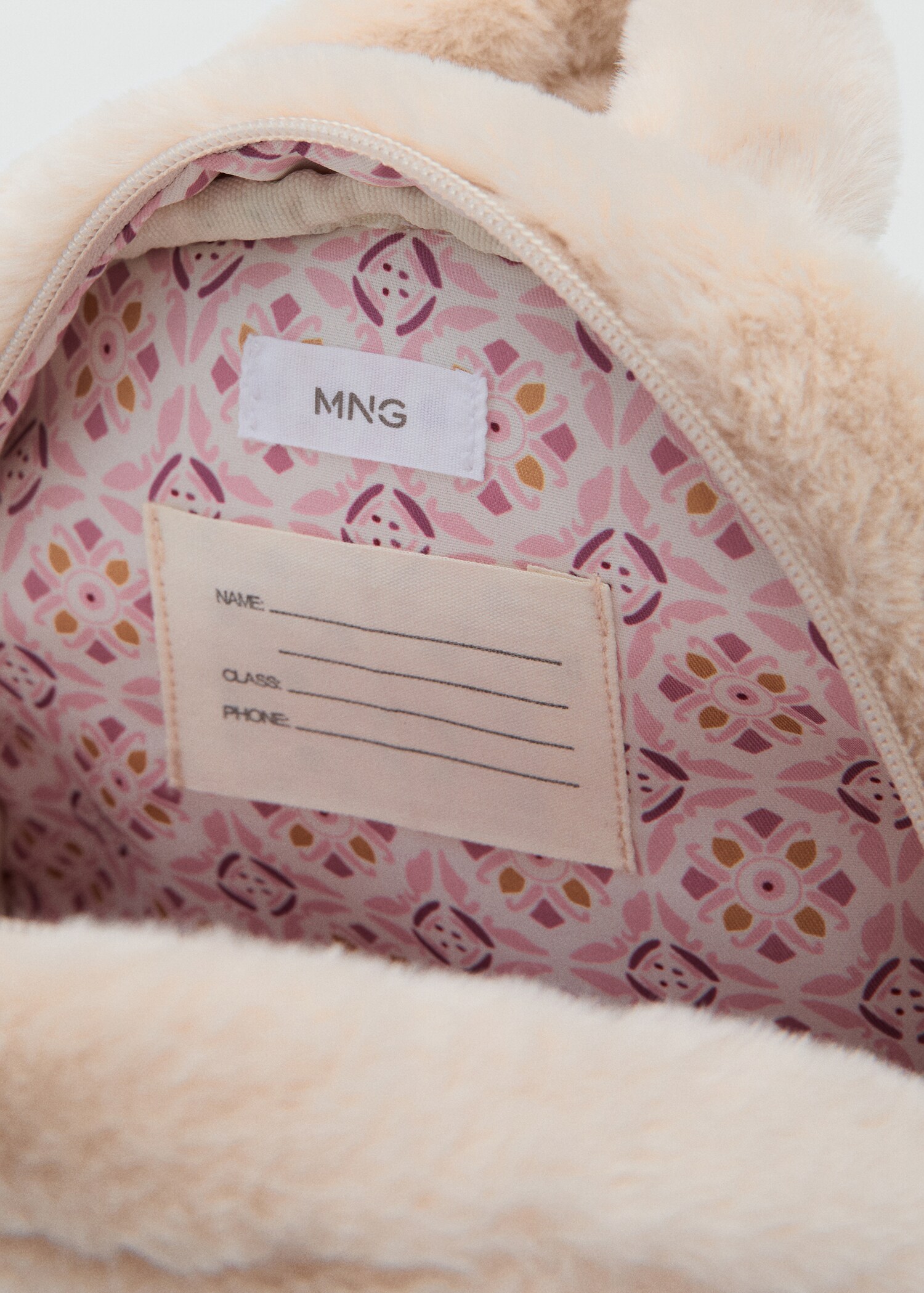 Backpack fur - Details of the article 3