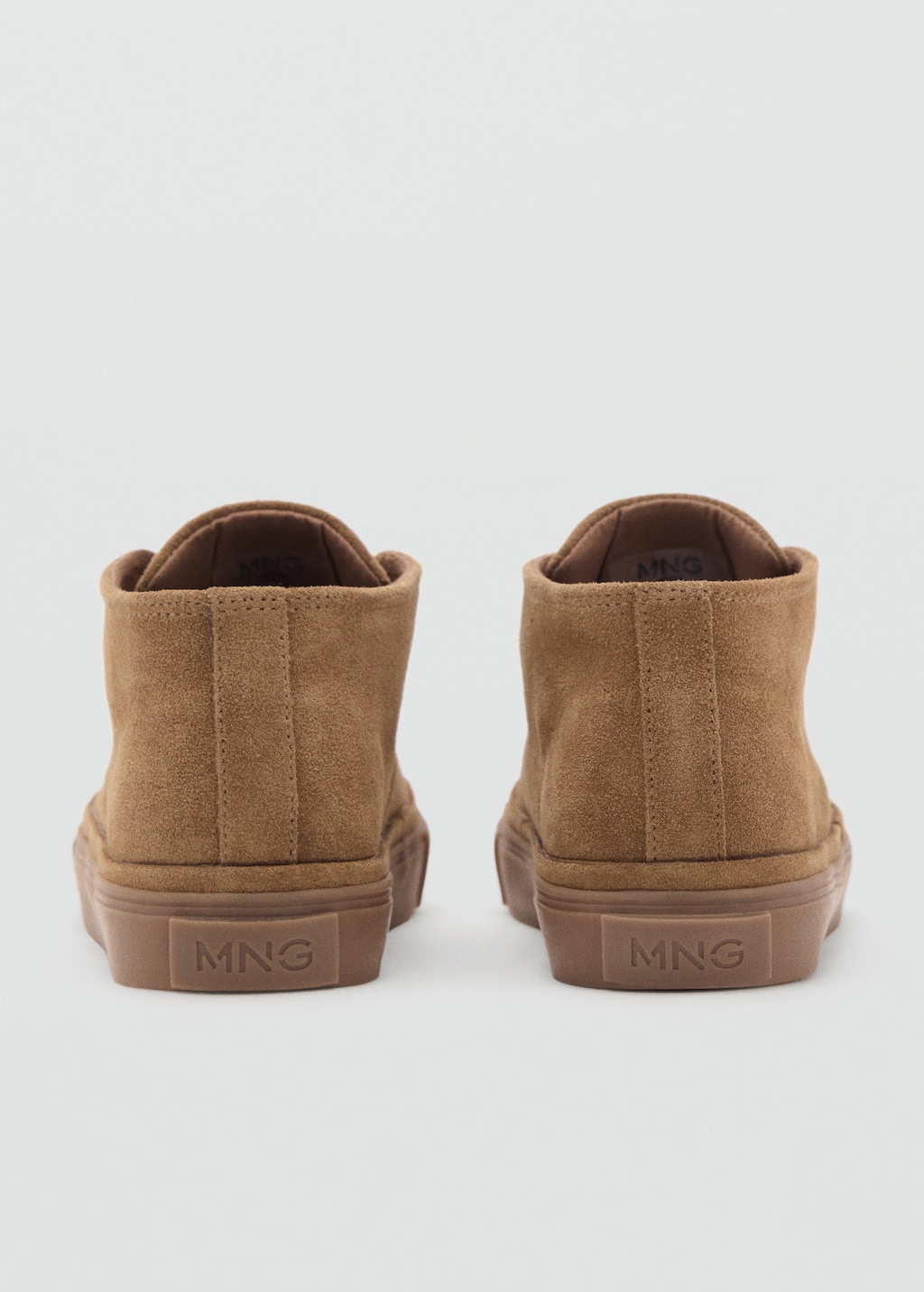 Lace-up leather shoes