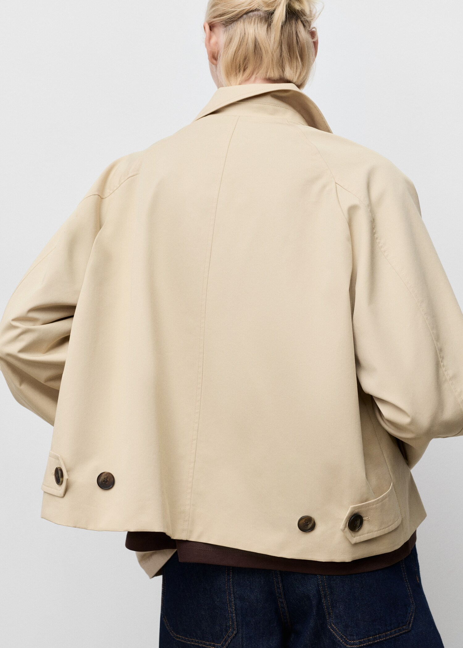 Short oversized trench coat with belt loops - Reverse of the article