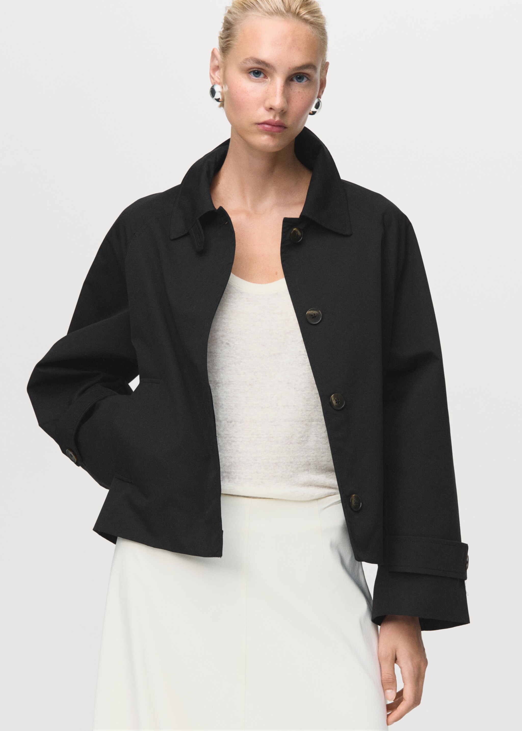 Trench oversize com trabillas - Plano médio, Preto. Ref: 17075152-00.