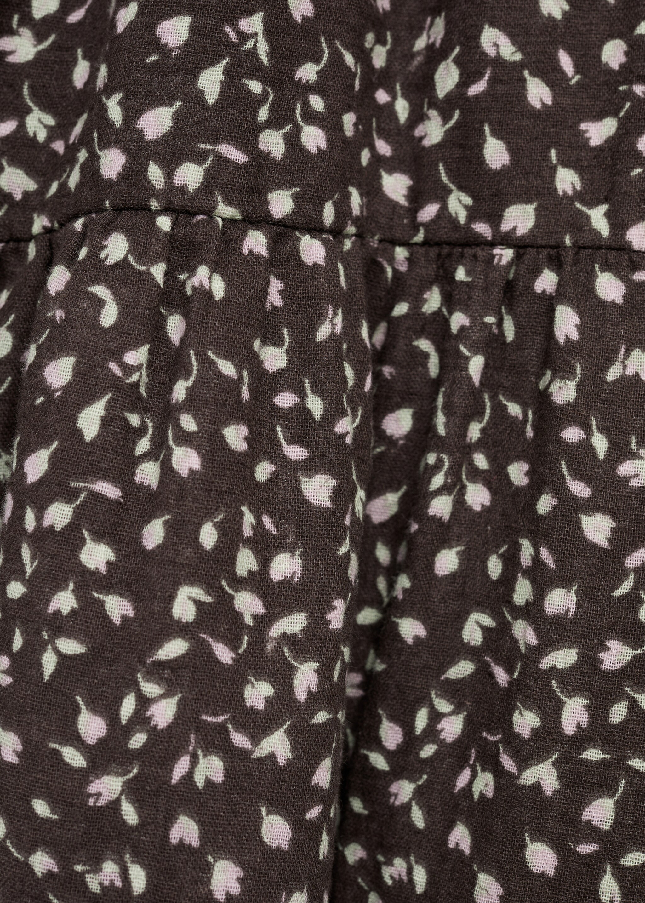 Vestido floral volante - Detalle del artículo 8, Chocolate. Ref: 17075157-00.