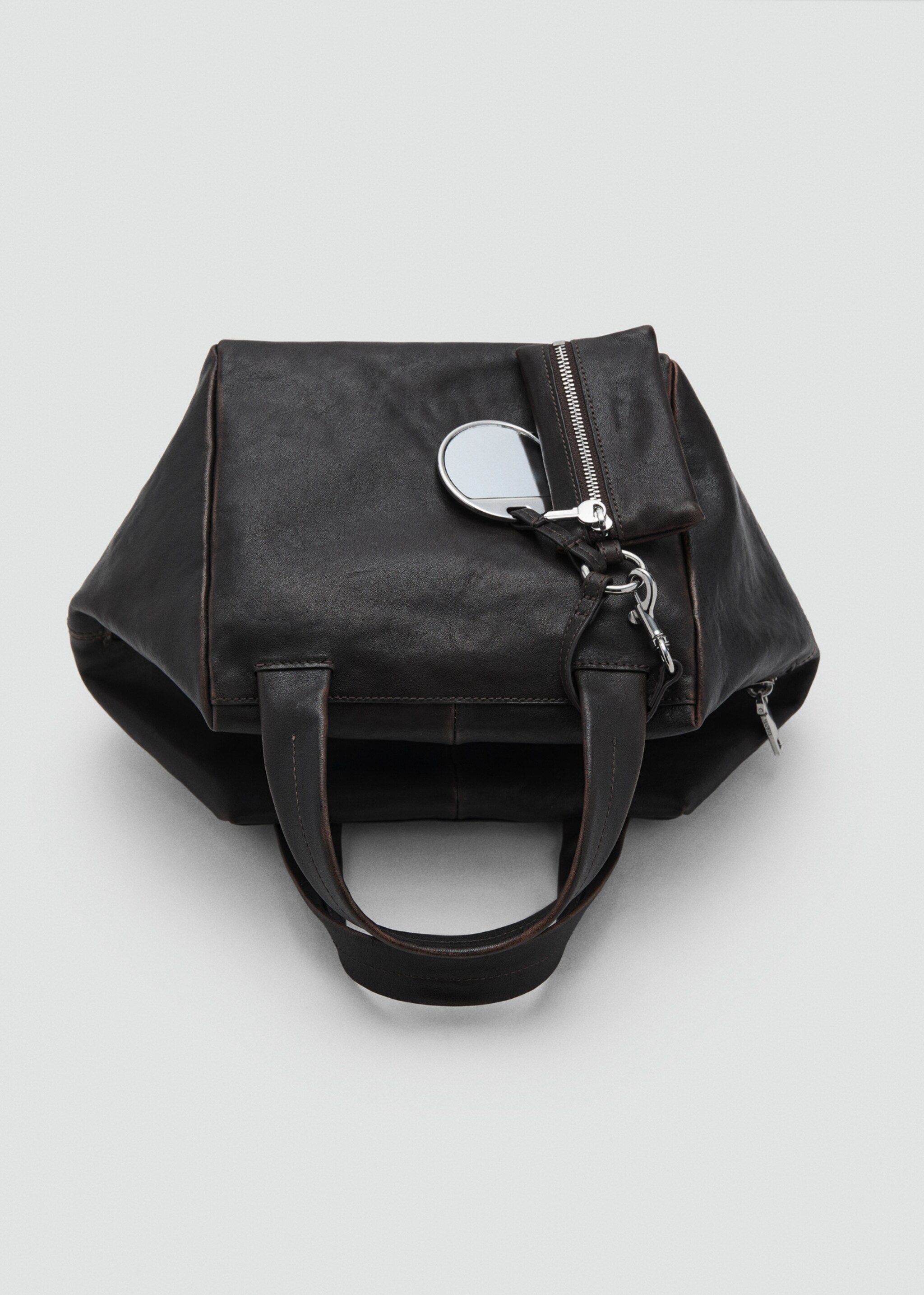 Leather clutch bag with charms - Details of the article 4, Chocolate. Ref: 17075170-00.