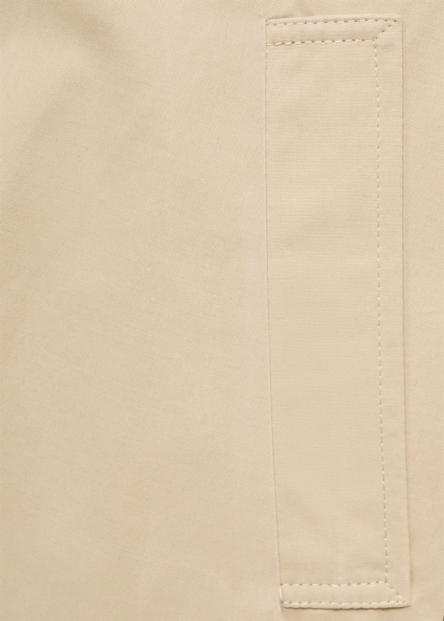 Trench coat with contrasting collar - Details of the article 0