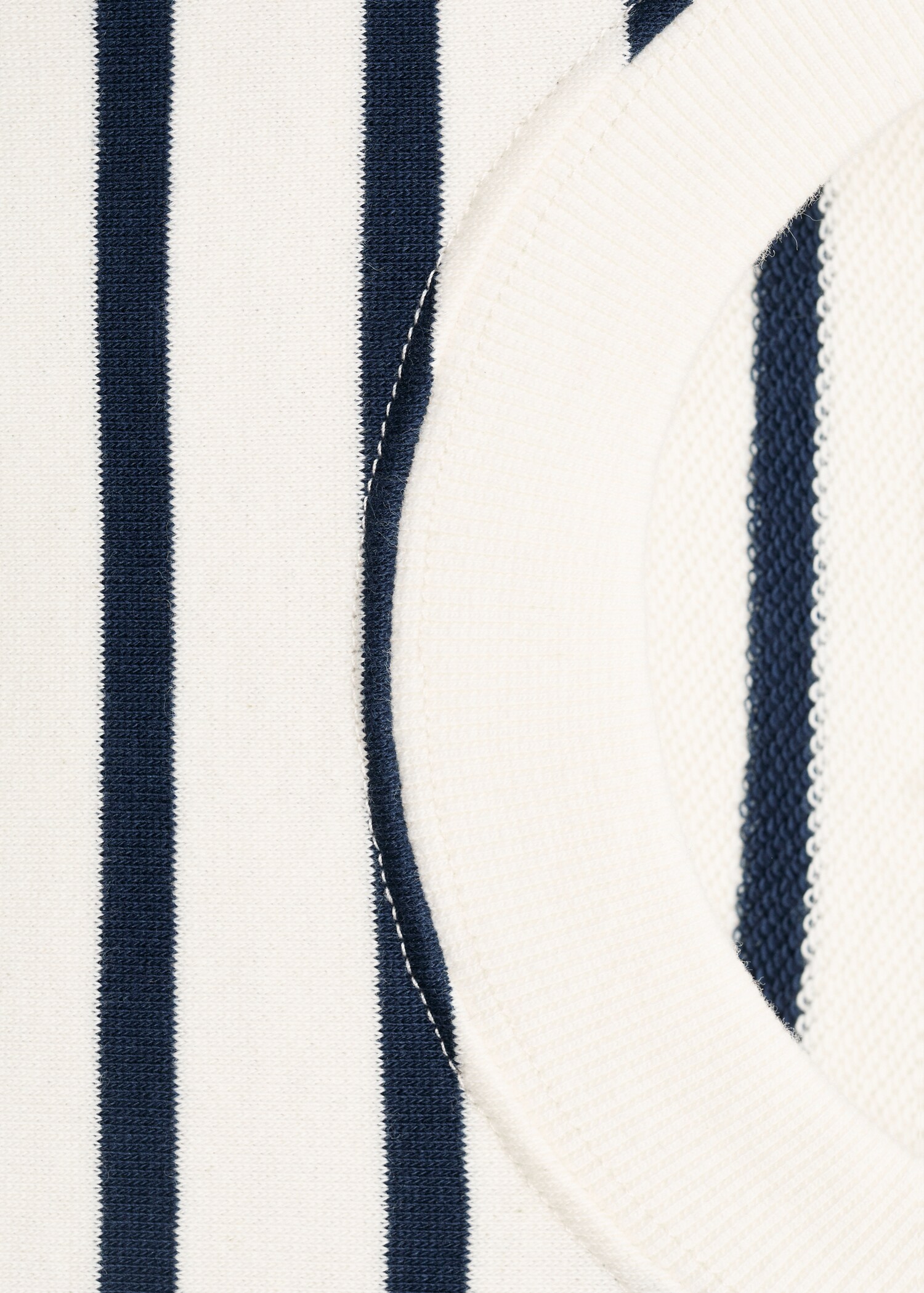 Contrast striped sweatshirt - Details of the article 8