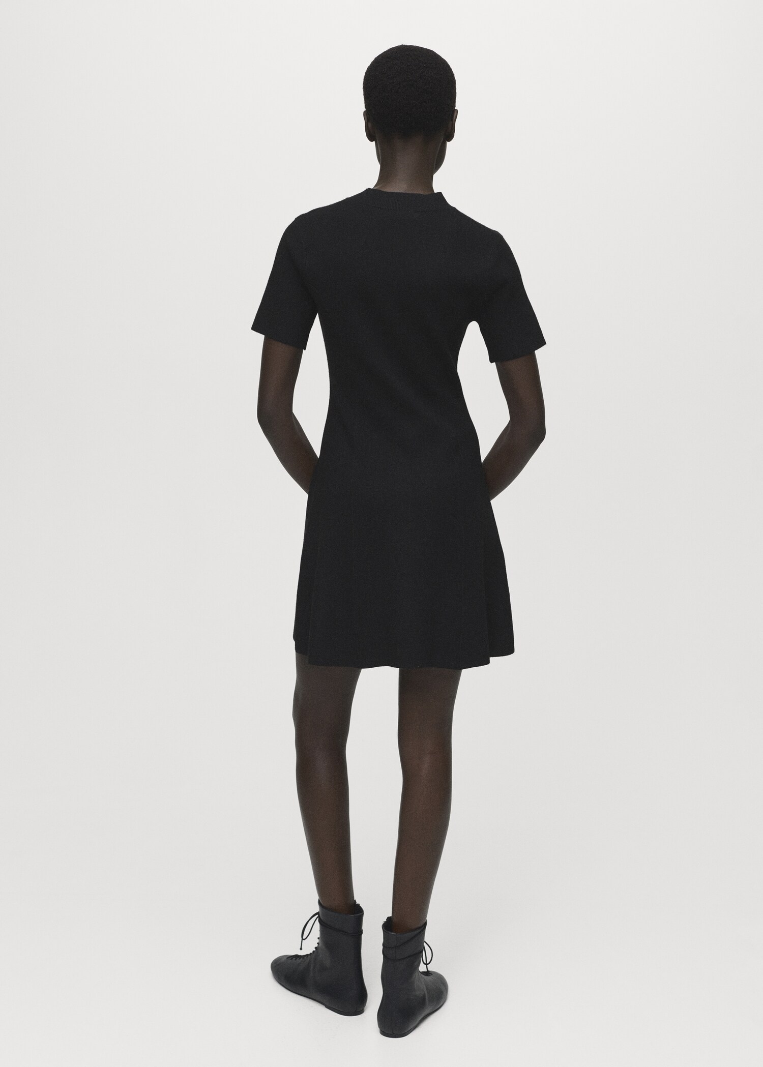 Fine-knit flared dress - Reverse of the article