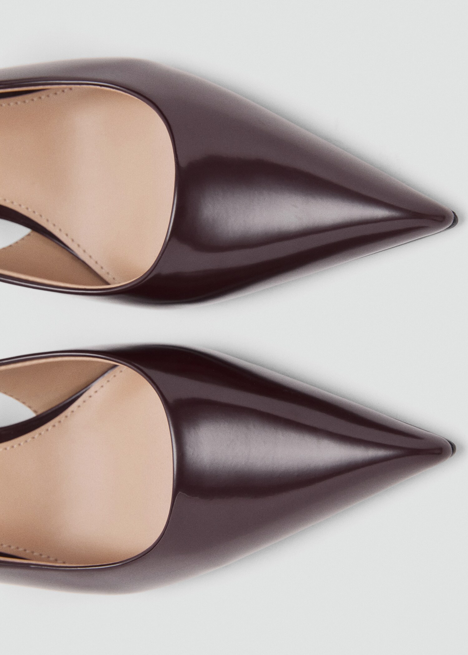Kitten-heel patent leather shoes - Details of the article 2