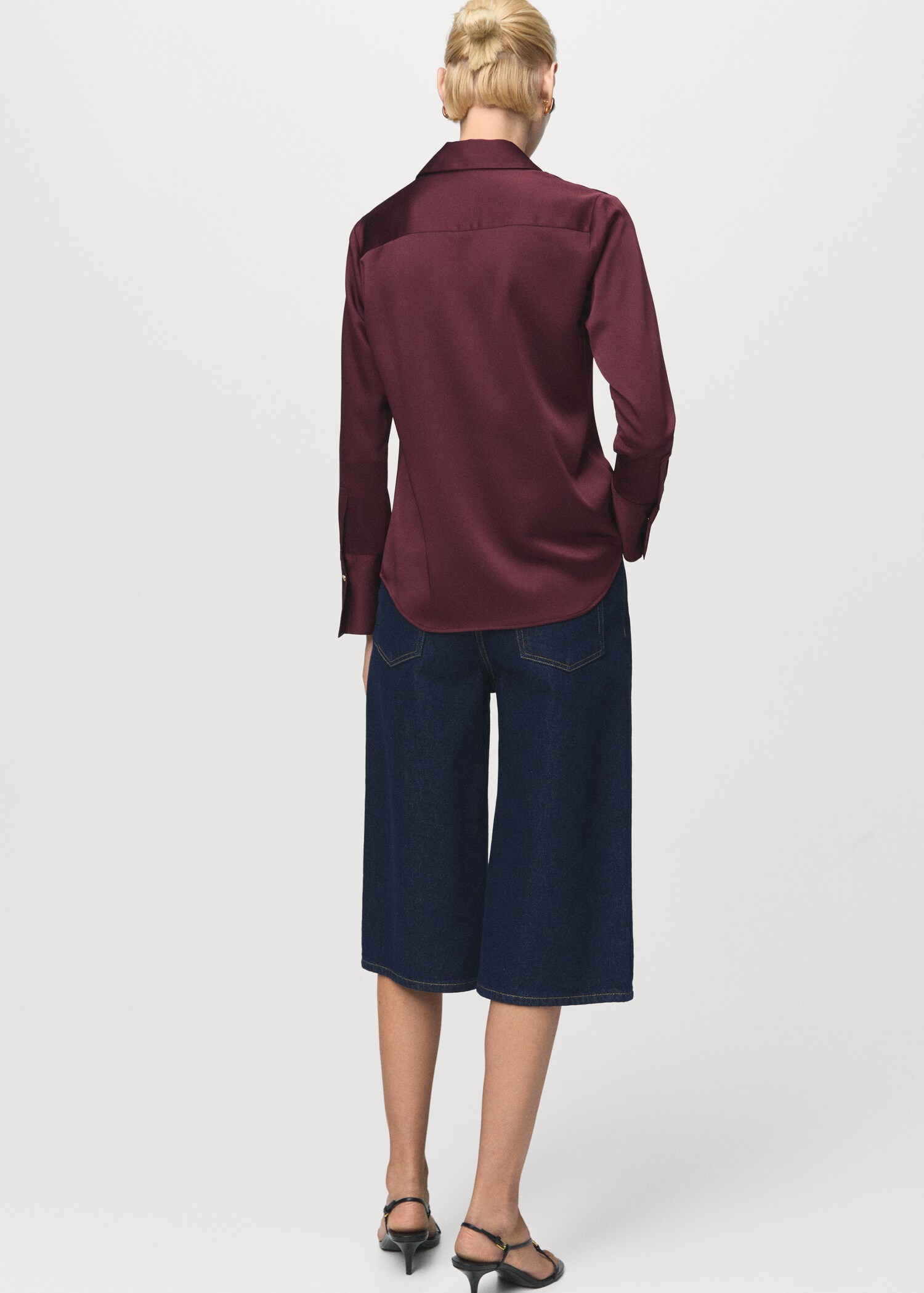 Satin finish flowy shirt - Reverse of the article