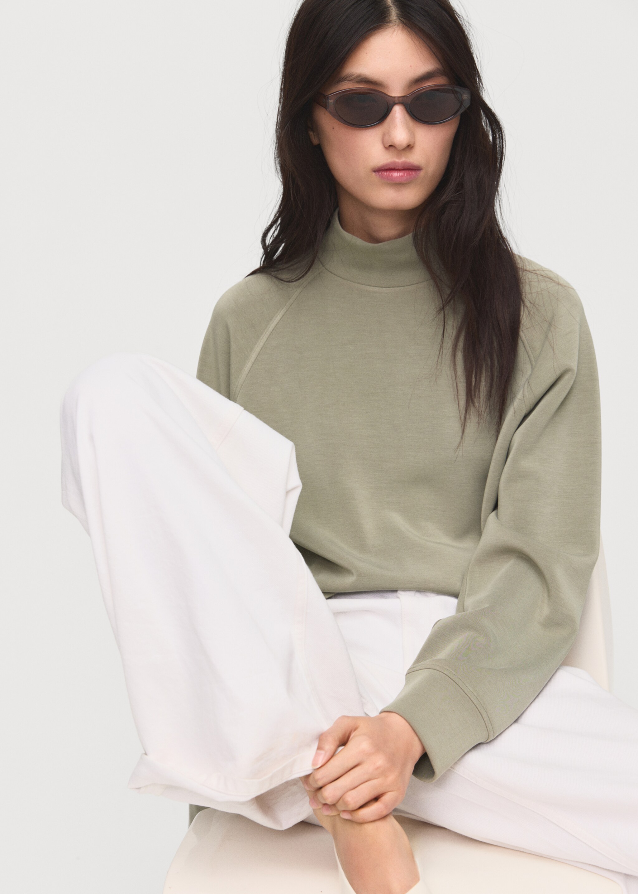 High collar sweatshirt - Details of the article 2, Khaki. Ref: 17075812-00.