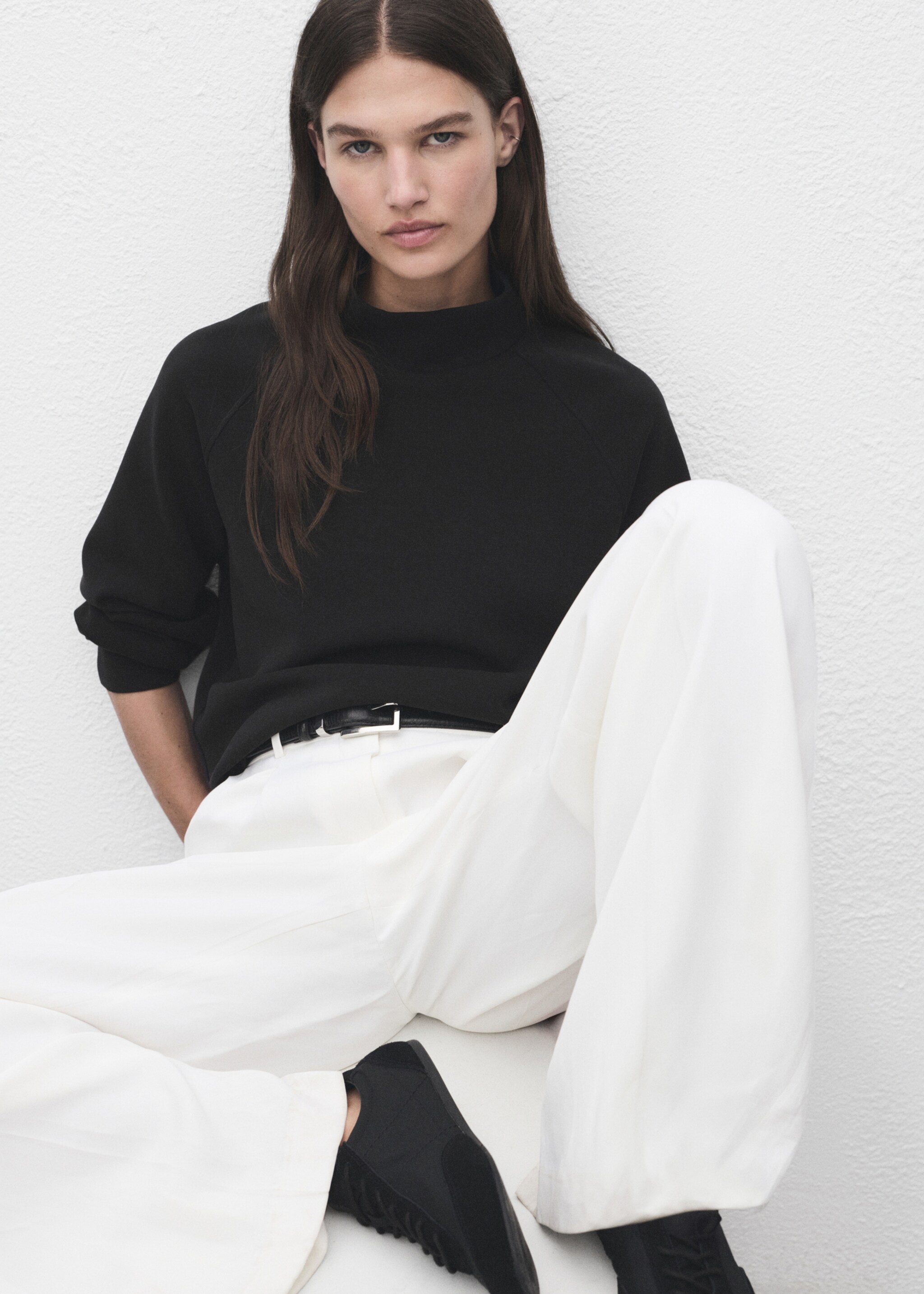 High collar sweatshirt - Details of the article 2, Black. Ref: 17075812-00.