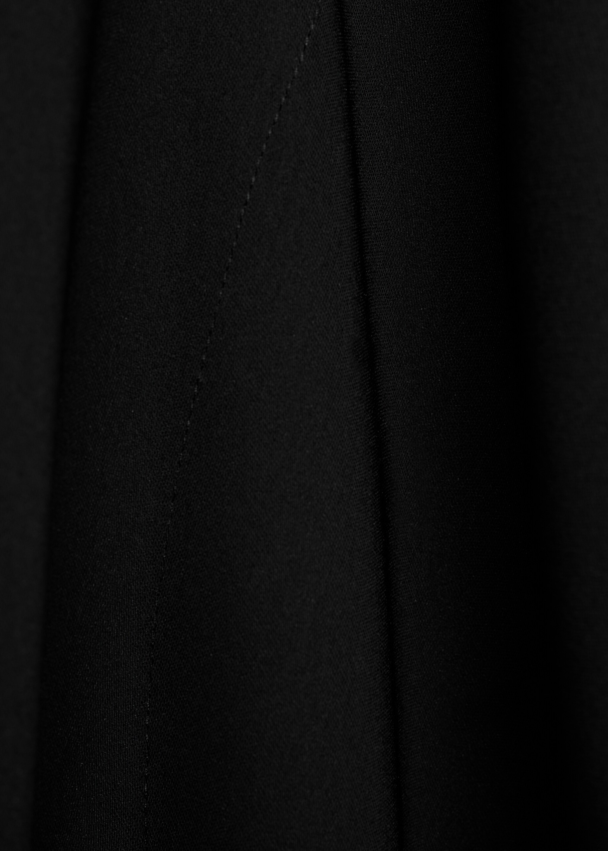 Short asymmetrical sleeve dress - Details of the article 8, Black. Ref: 17075813-00.