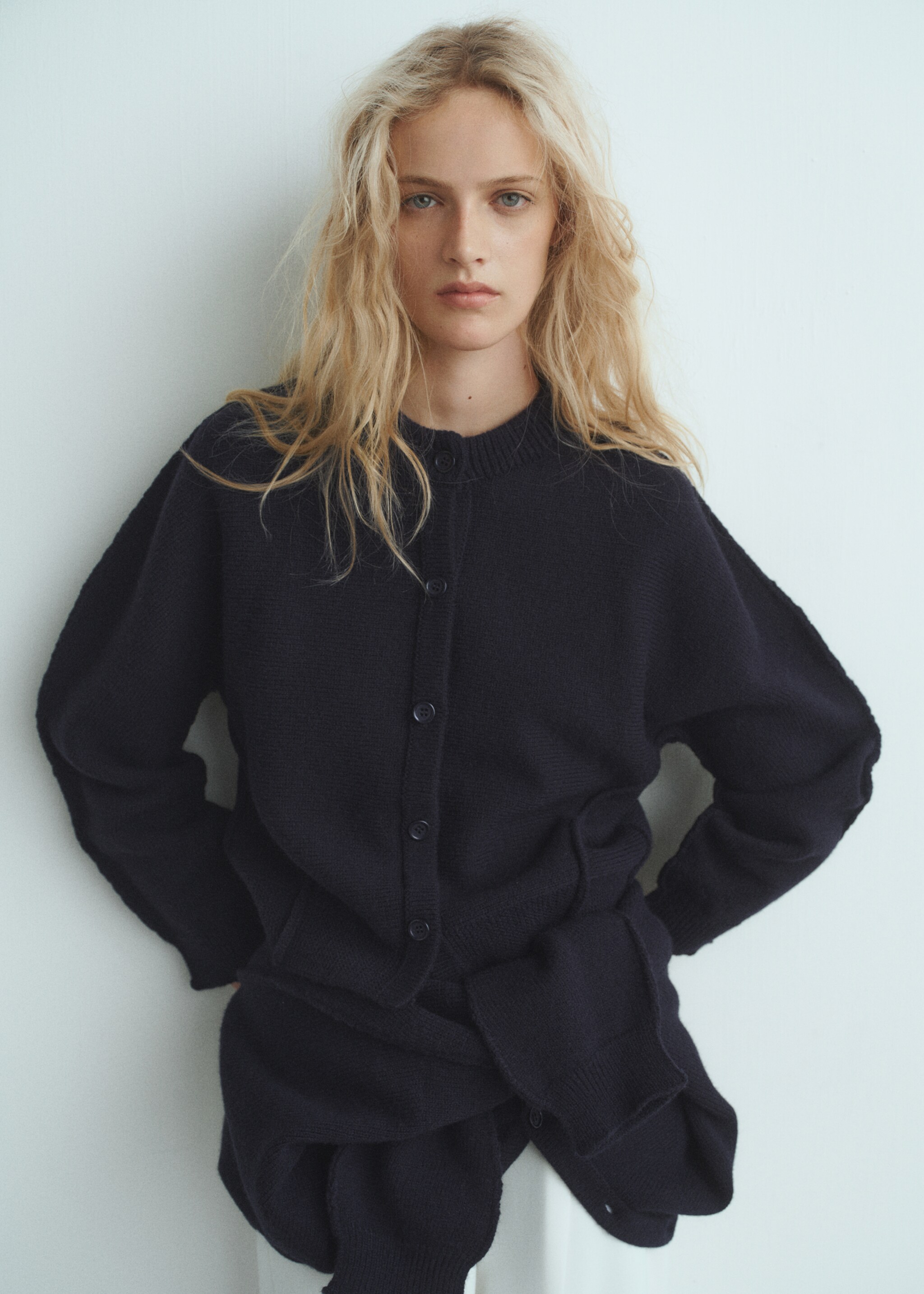 Straight-fit cardigan with buttons - Medium plane, Dark Navy. Ref: 17075823-00.