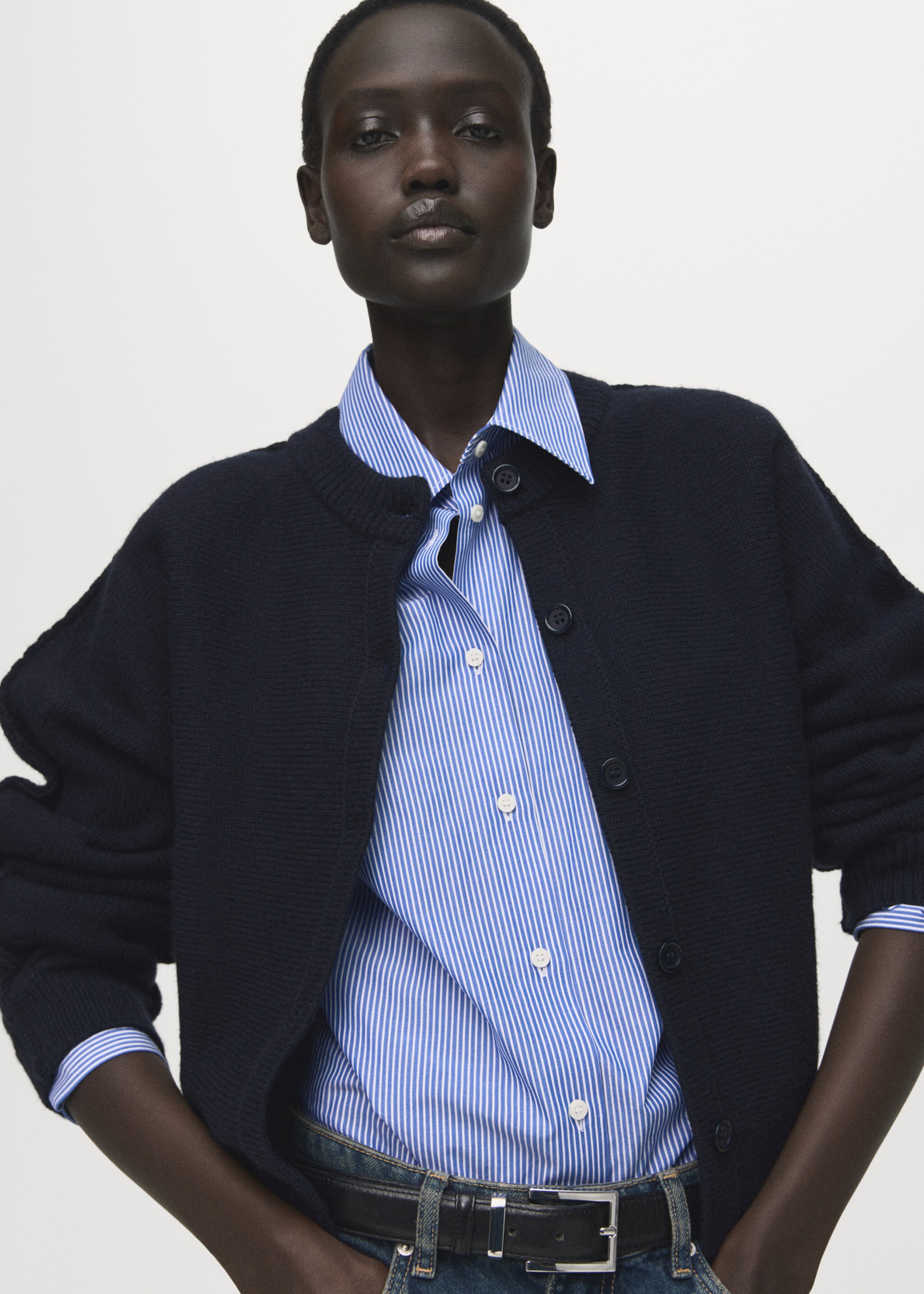 Straight-fit cardigan with buttons - Details of the article 2, Dark Navy. Ref: 17075823-00.