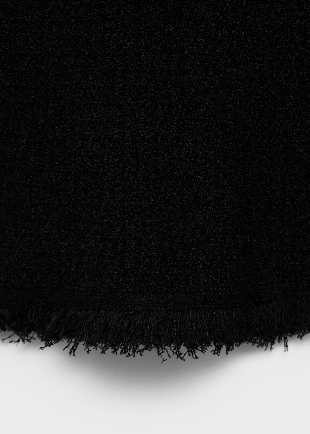 Tweed skirt with frayed hem