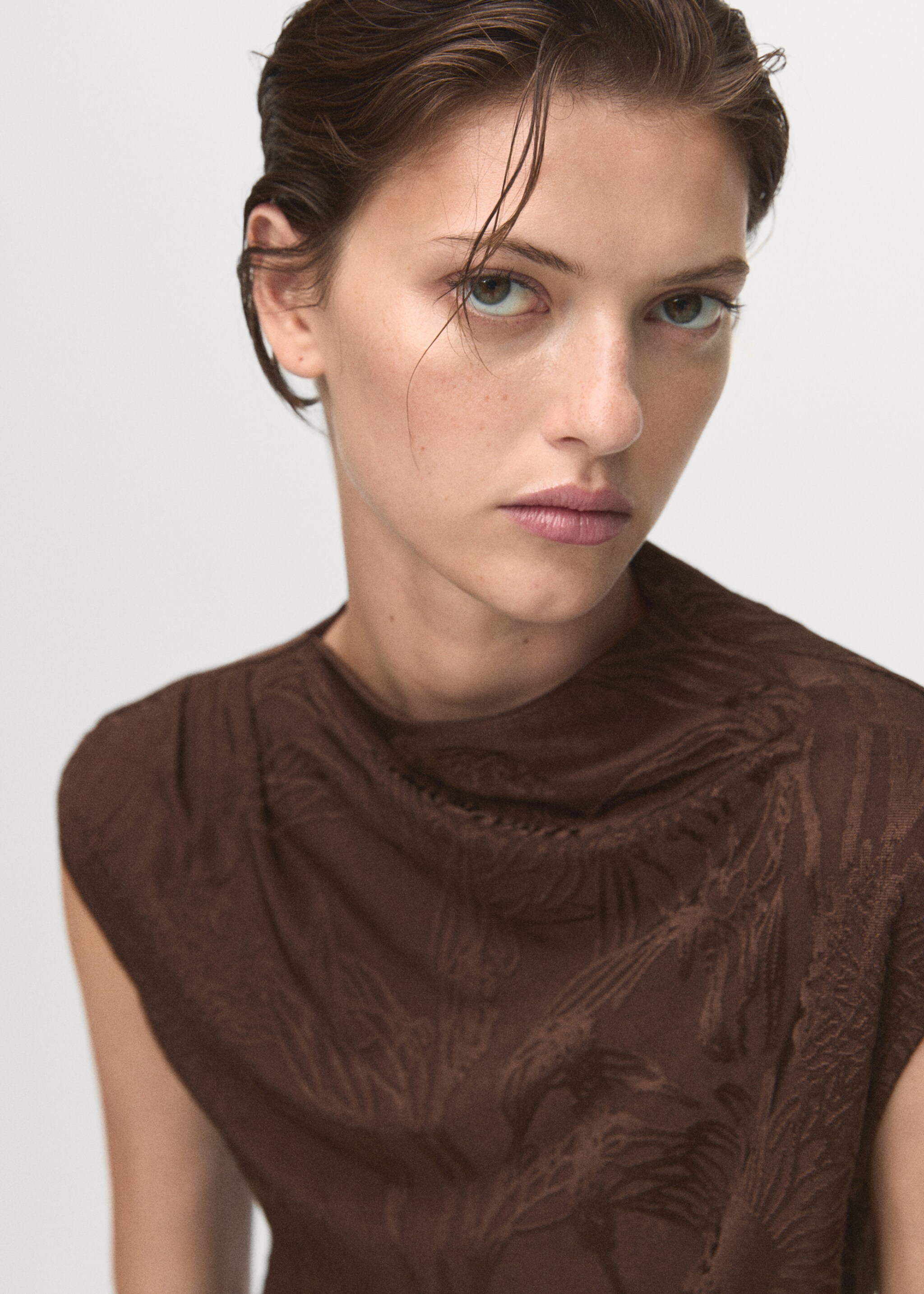 Jacquard floral-print top - Details of the article 1, Brown. Ref: 17075827-00.