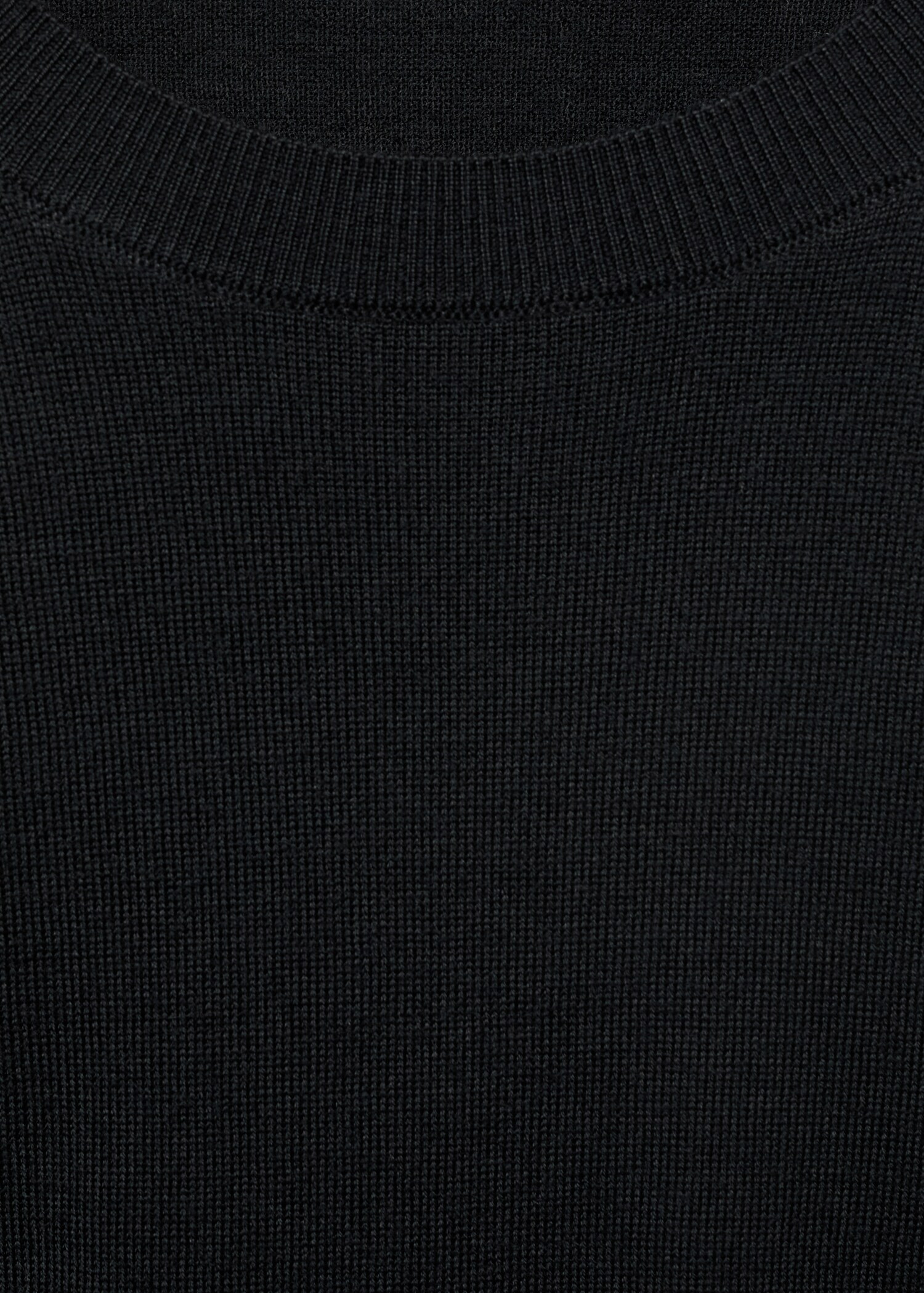 100% wool round-neck sweater - Details of the article 0