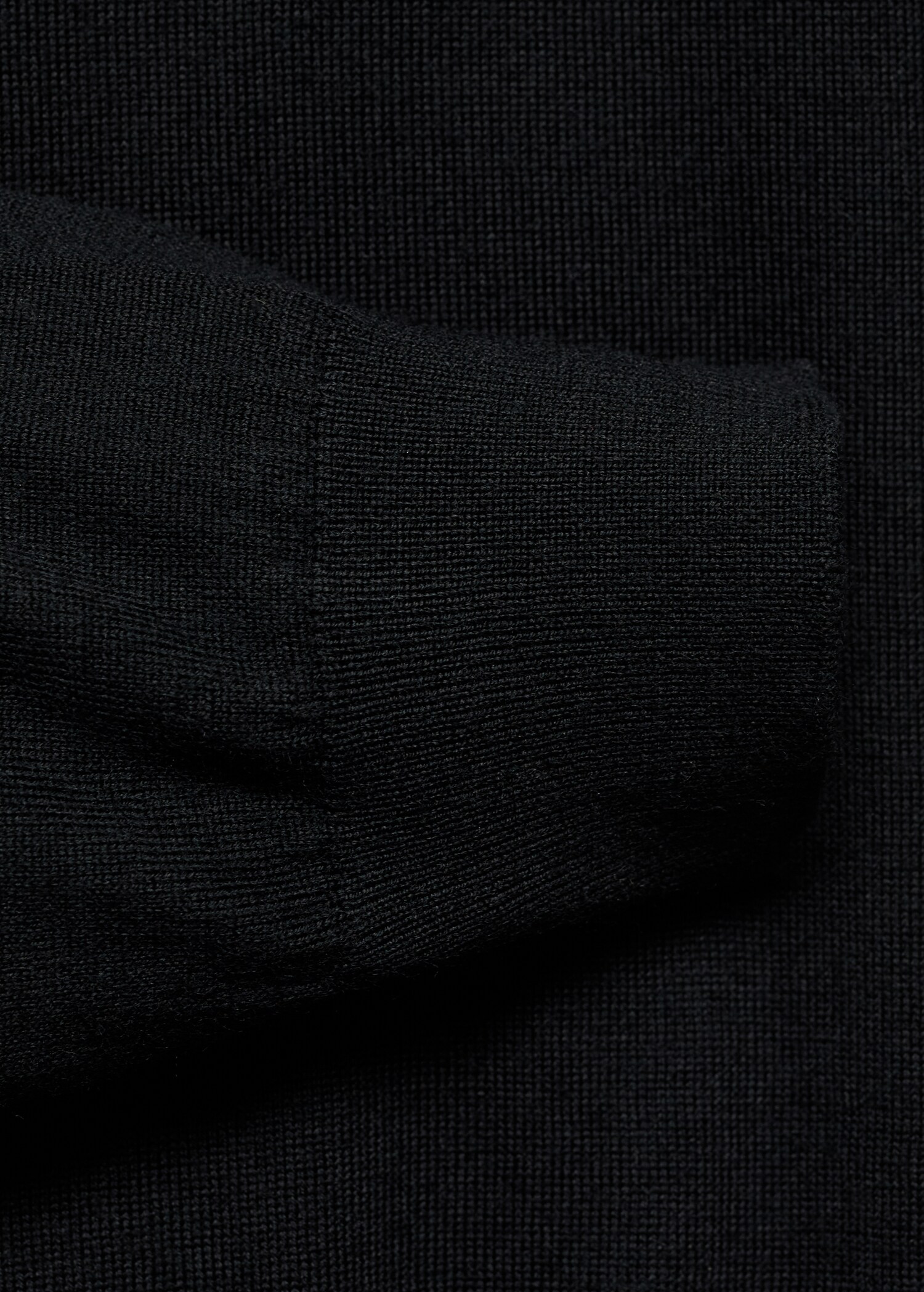 100% wool round-neck sweater - Details of the article 8