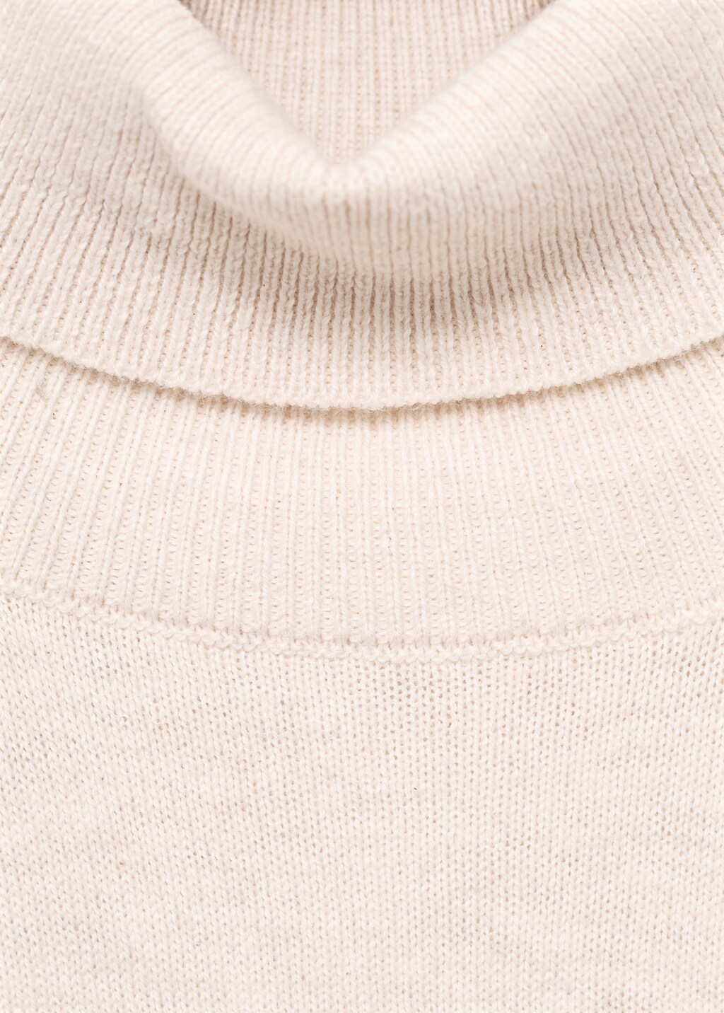 Turtleneck knit sweater
