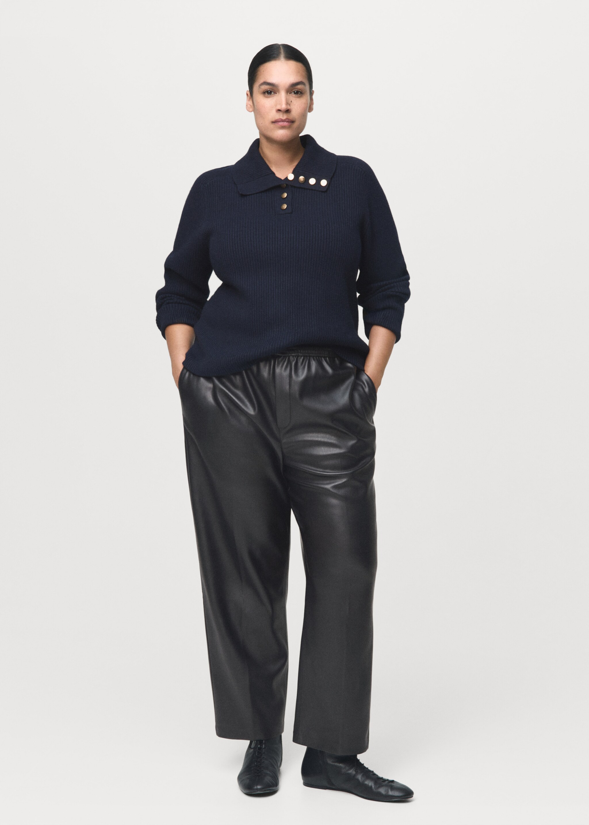 Leather-effect elastic waist trousers - Details of the article 3, Black. Ref: 17075974-00.