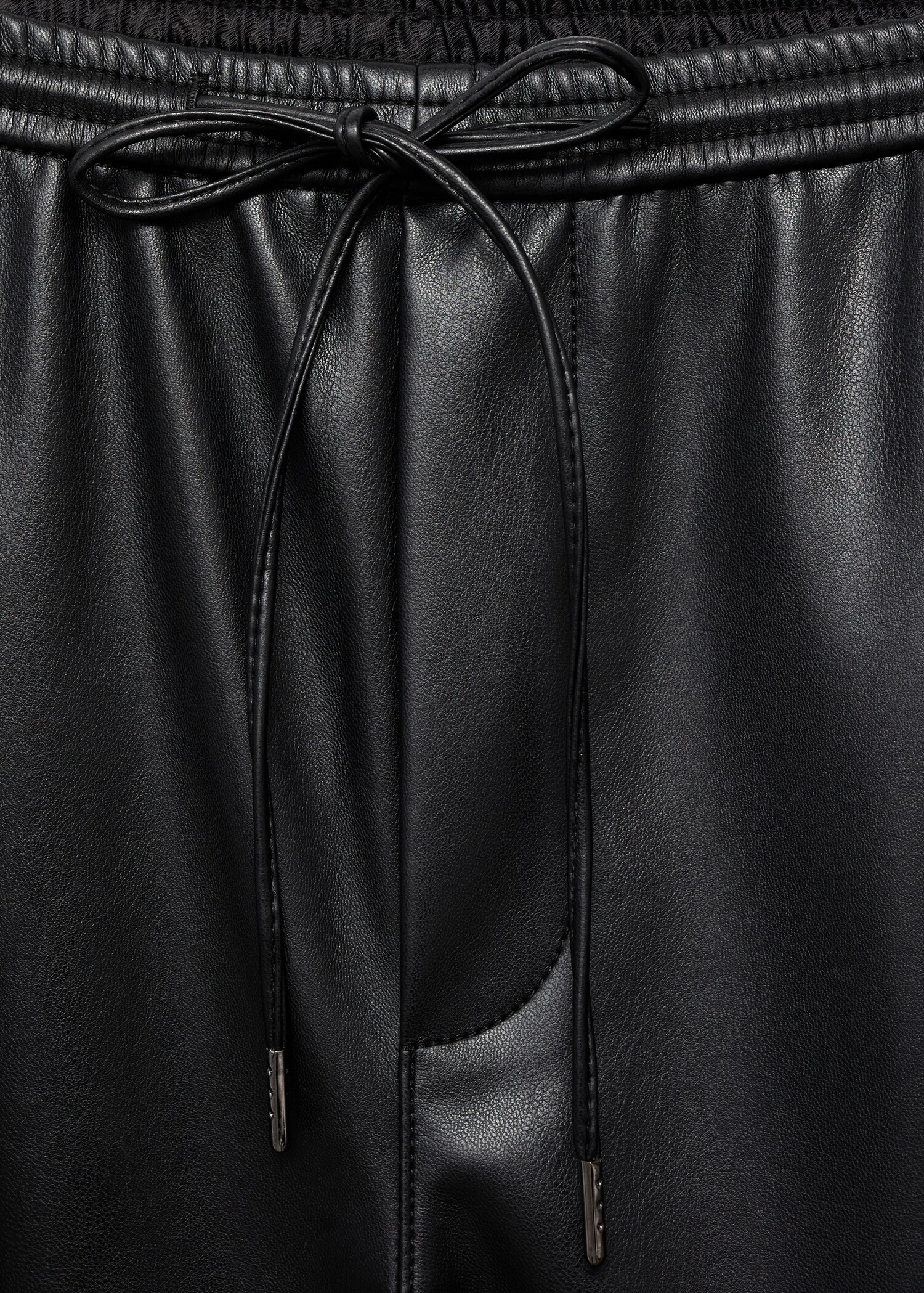 Leather-effect elastic waist trousers - Details of the article 8