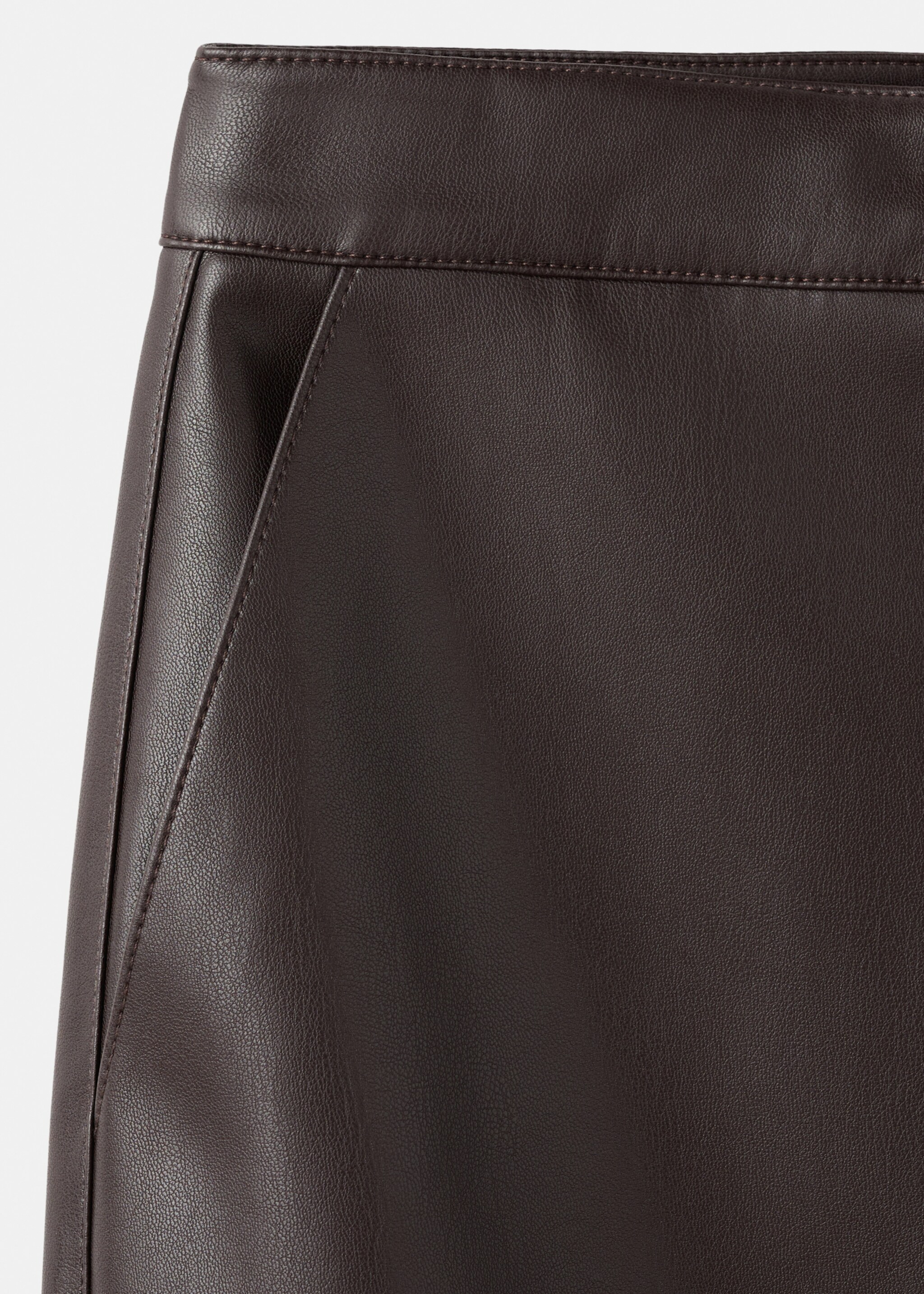 Leather-effect pencil skirt - Details of the article 0, Chocolate. Ref: 17075975-00.