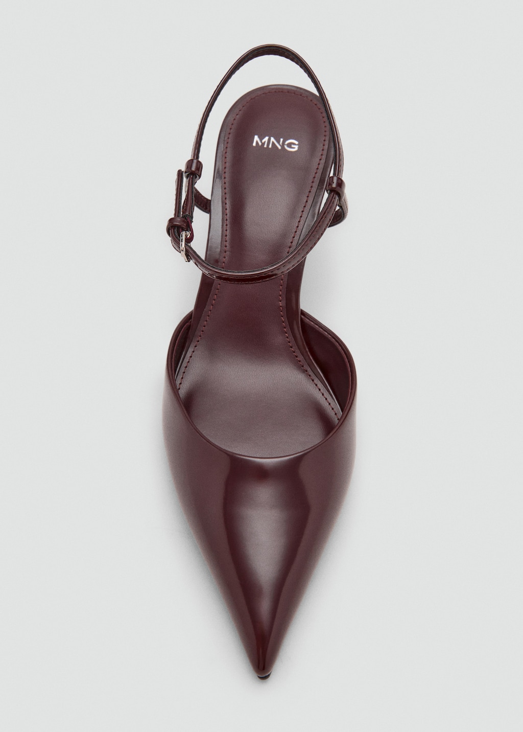 Kitten-heeled shoes with ankle strap