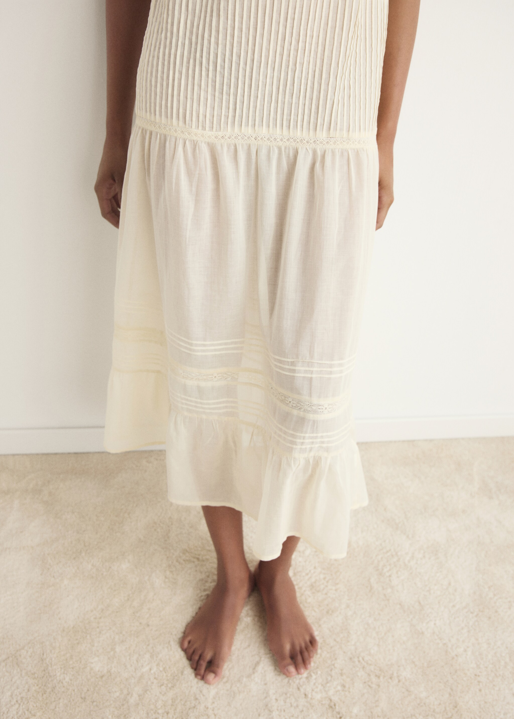 Nightie asterl - Details of the article 2, Vanilla. Ref: 17075991-00.