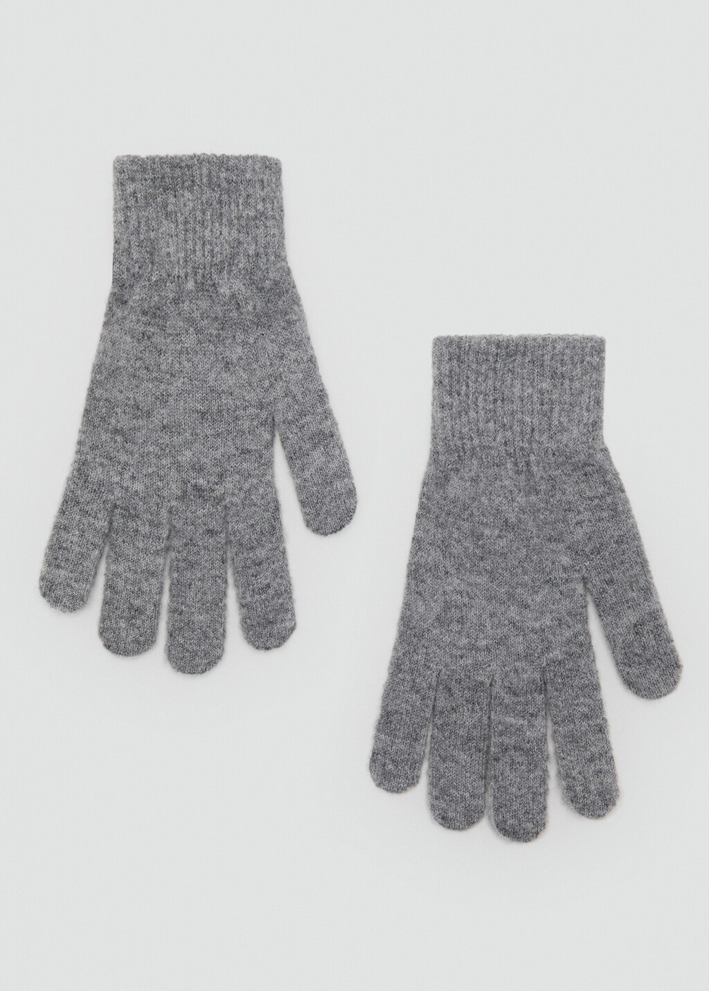 Knitted gloves