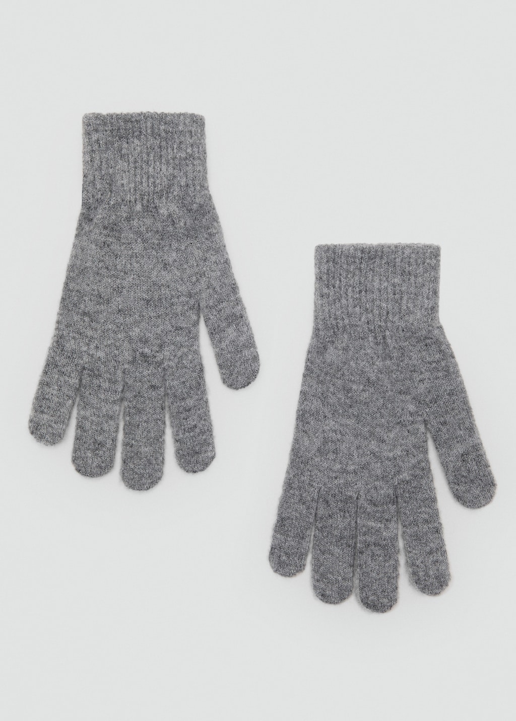 Knitted gloves