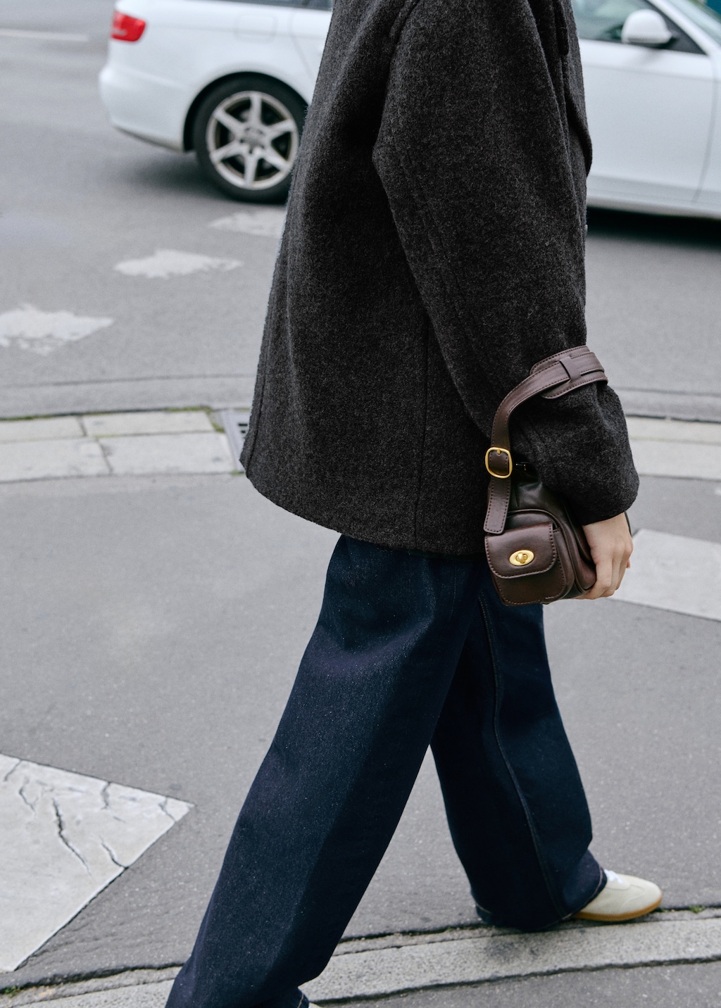 Mango Mid-rise rinse-wash barrel jeans thumbnail