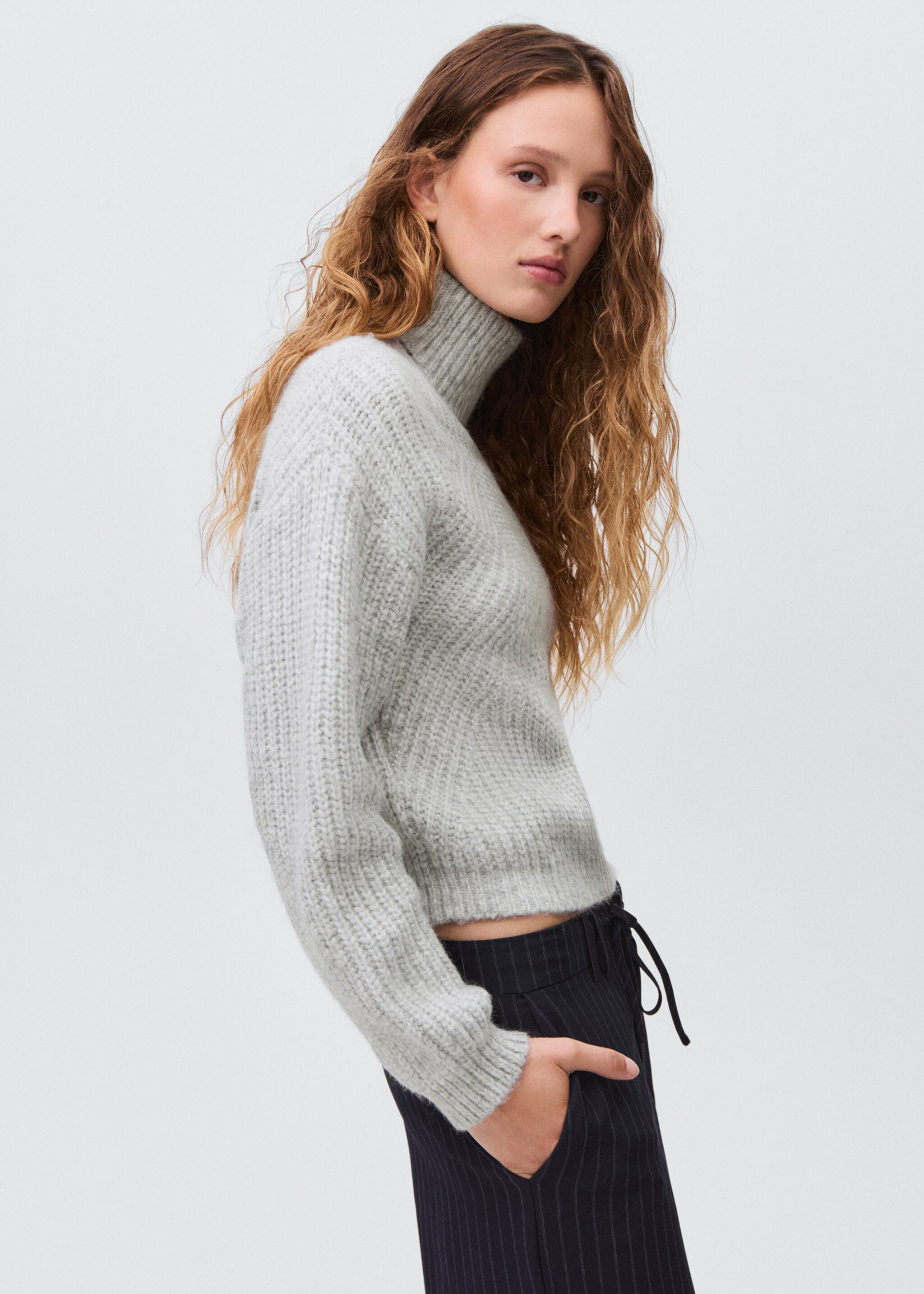 Turtleneck knit sweater - Details of the article 2, Light Heather Grey. Ref: 17076328-00.