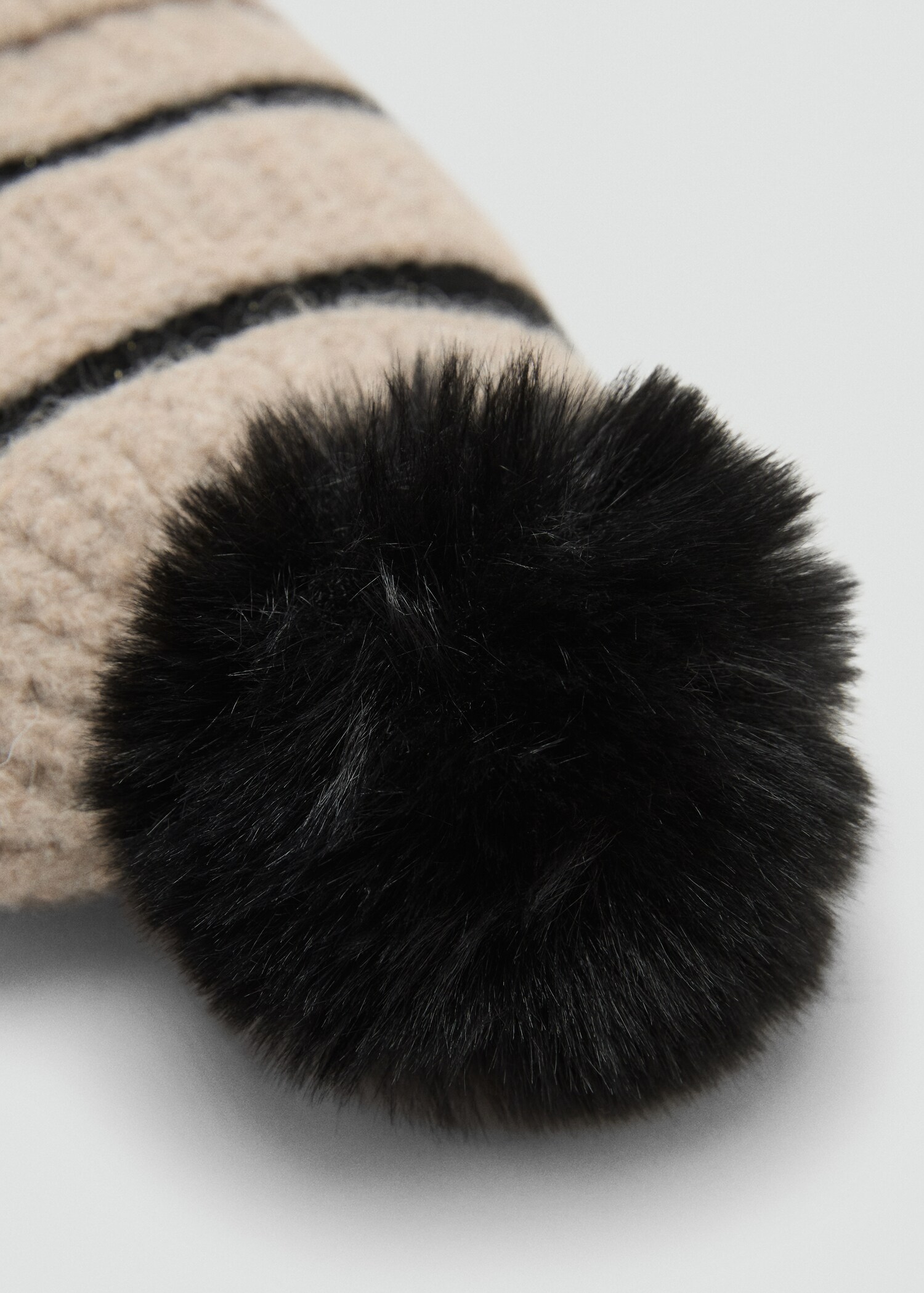 Striped knit hat - Details of the article 1