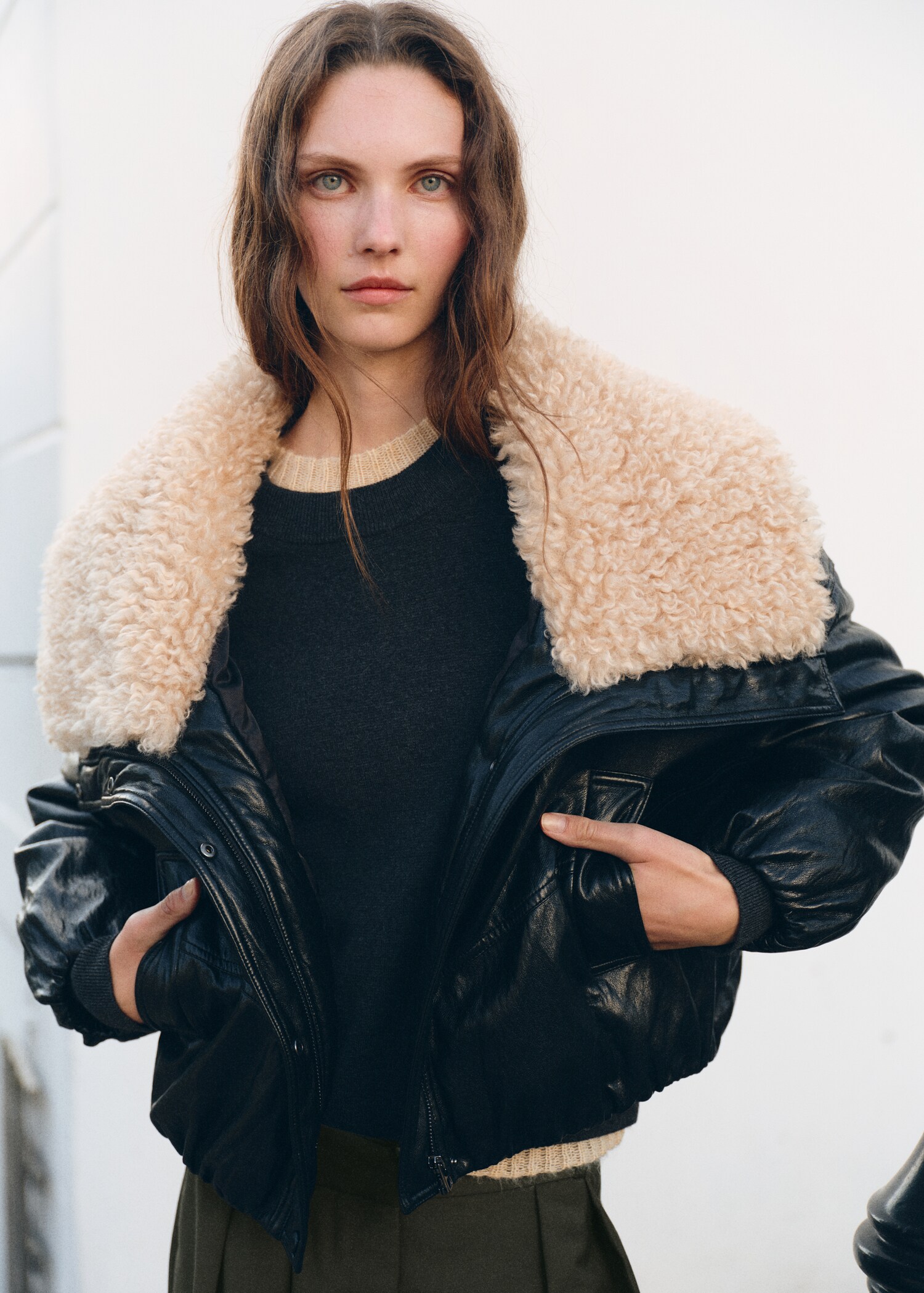 Veste effet cuir col sherpa - Plan moyen
