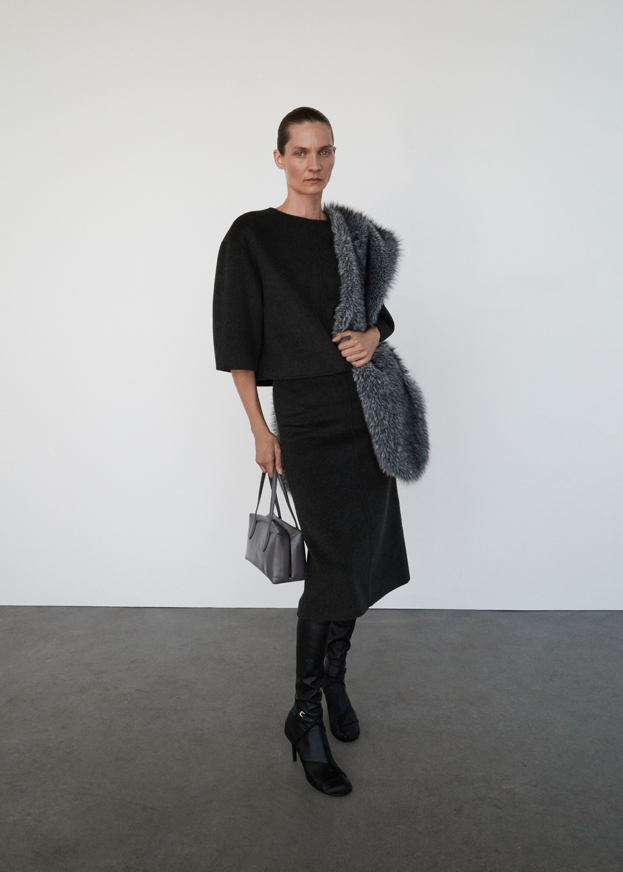 Wool midi-skirt with slit - Medium plane, Grey. Ref: 17076356-00.