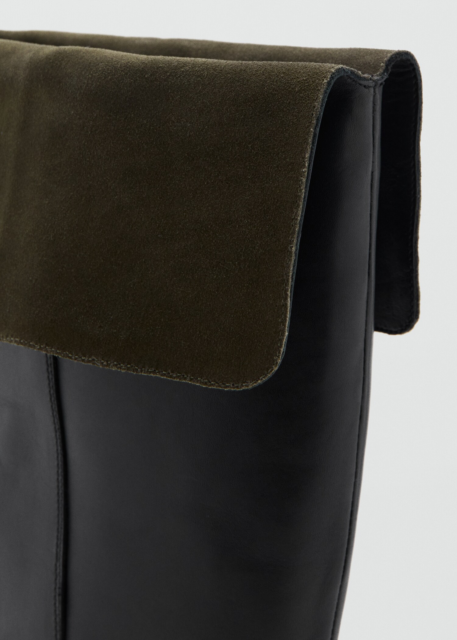 High suede boot - Details of the article 2