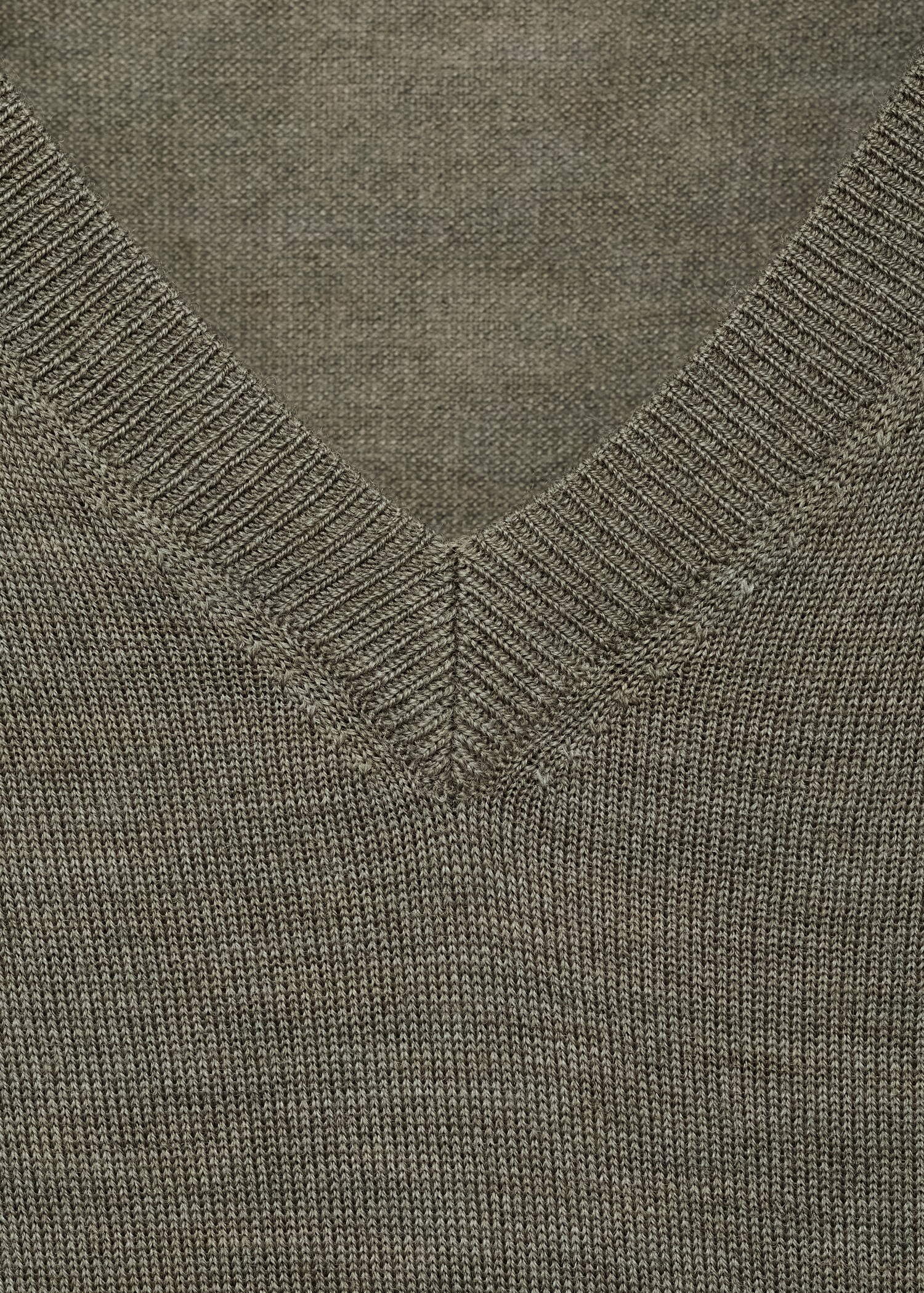 Wool pyjama sweater - Details of the article 8