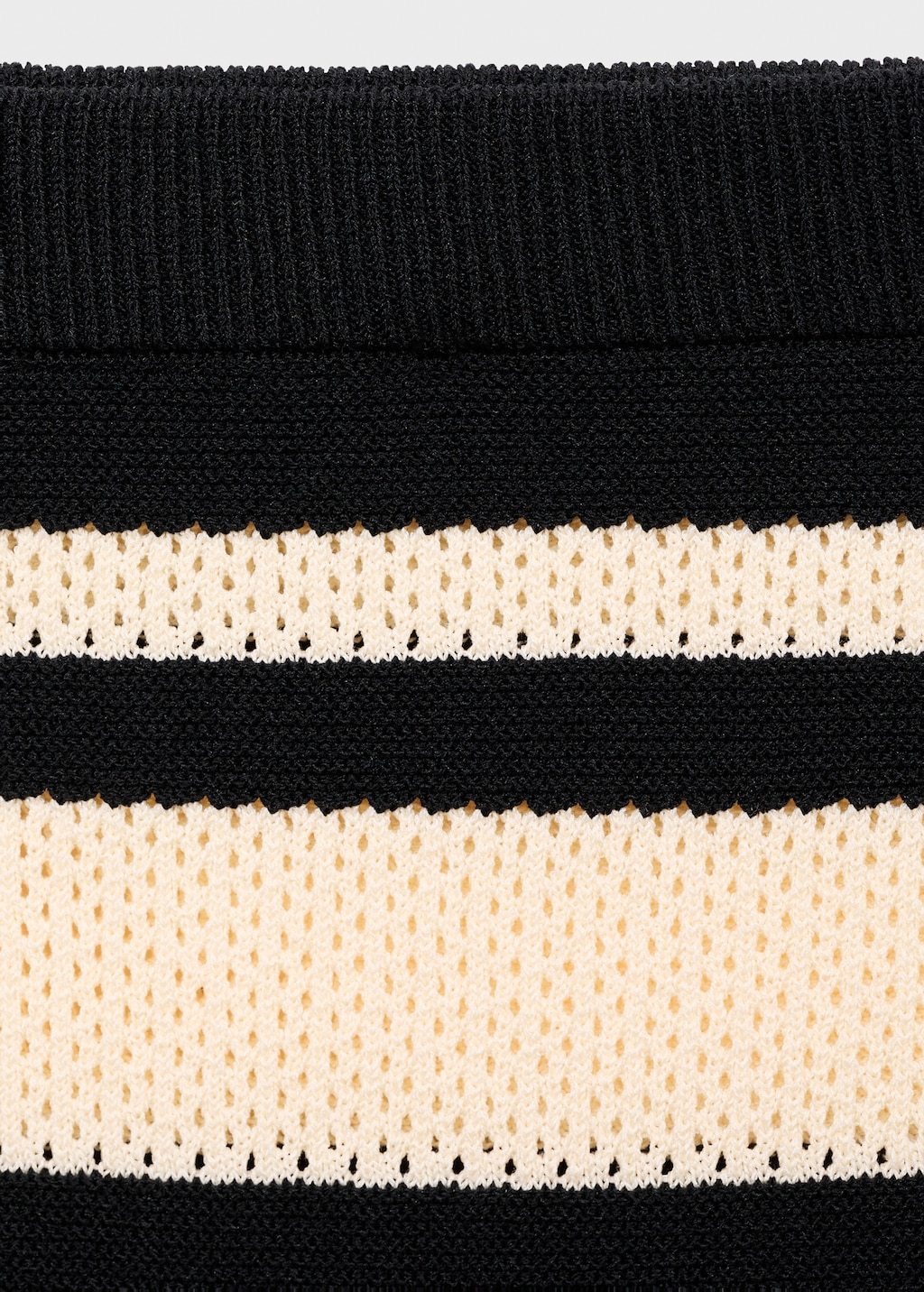 Knitted midi skirt with stripes