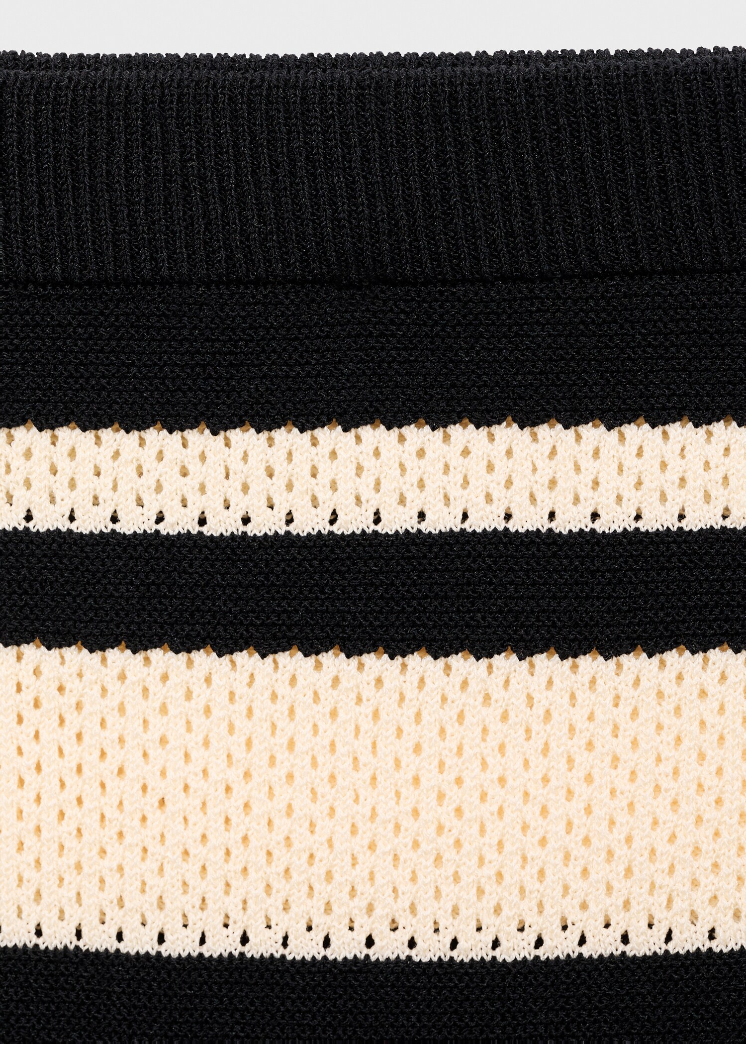 Knitted midi skirt with stripes - Details of the article 8